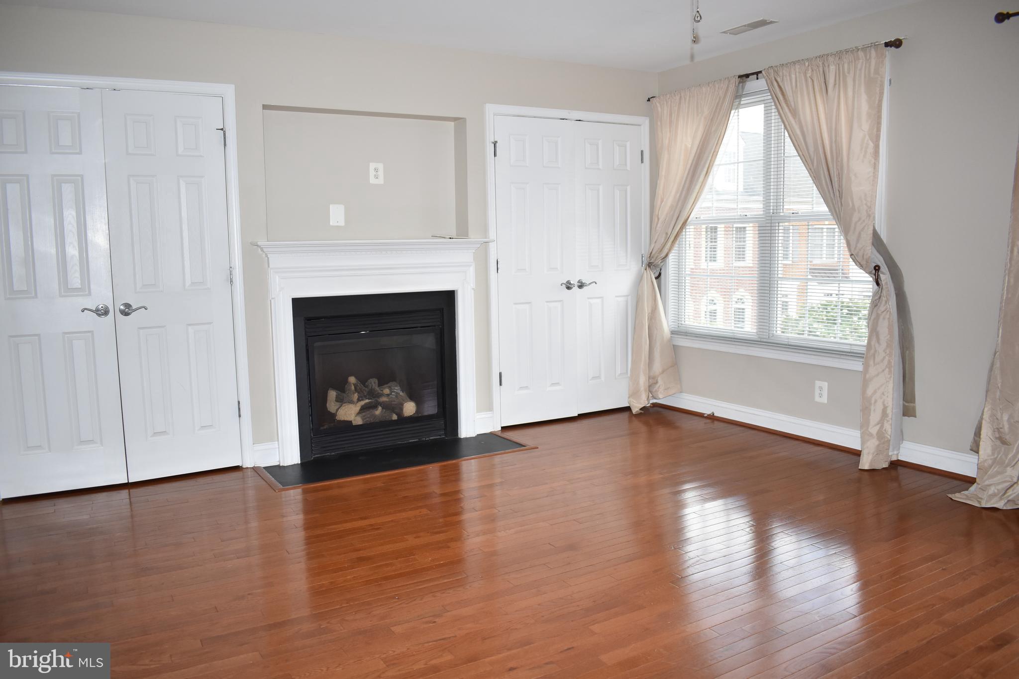 CAMDEN CROSSING - Residential Lease