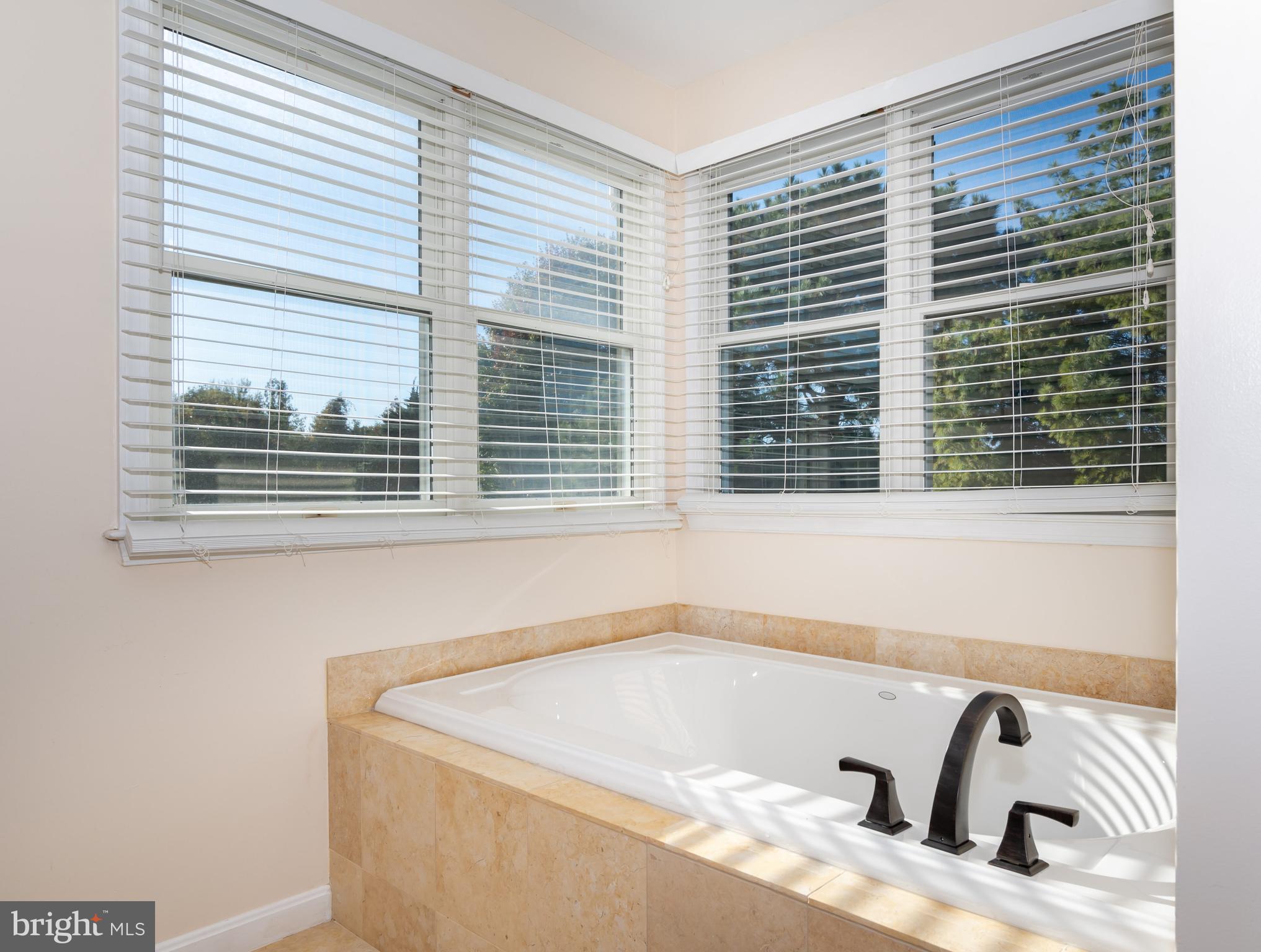 CHEWS MANOR - Residential