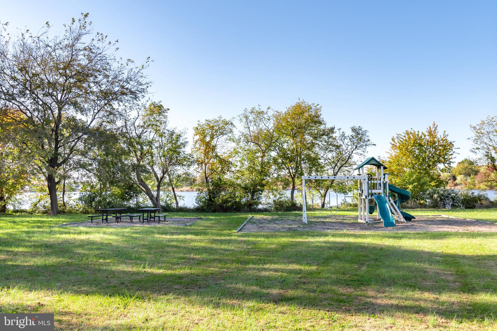 CHEWS MANOR - Residential