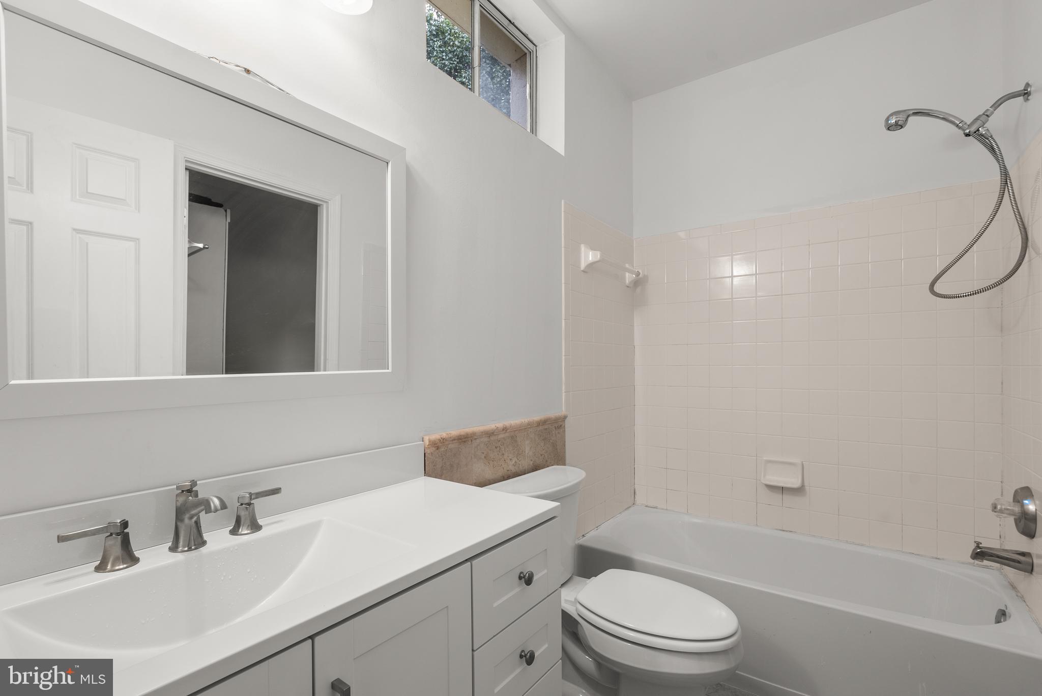 WILLOWS OF POTOMAC - Residential