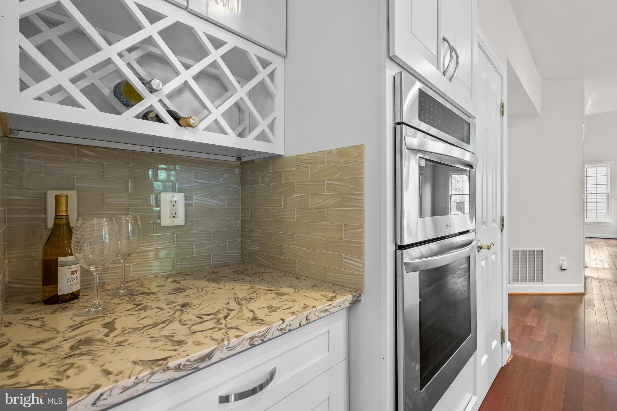 WILLOWS OF POTOMAC - Residential