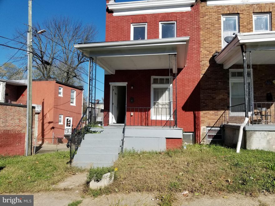 Nice well kept home on quiet block. MBQ and Vouchers welcomed. Landlord wants Tenants to have-600 or more score- No Evictions-No Criminal record - at least 2 years steady employment-Income to be at least 3 times as much as the Rent.