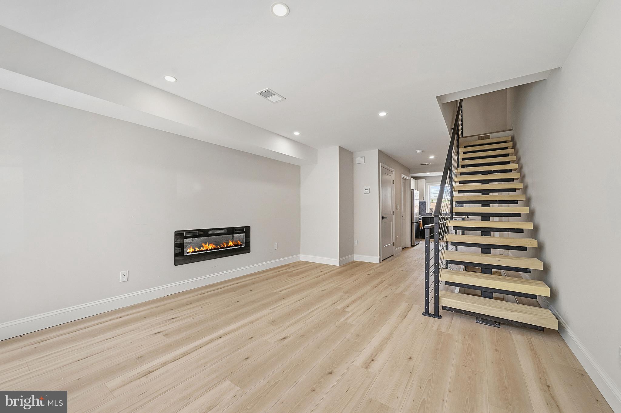 POINT BREEZE - Residential