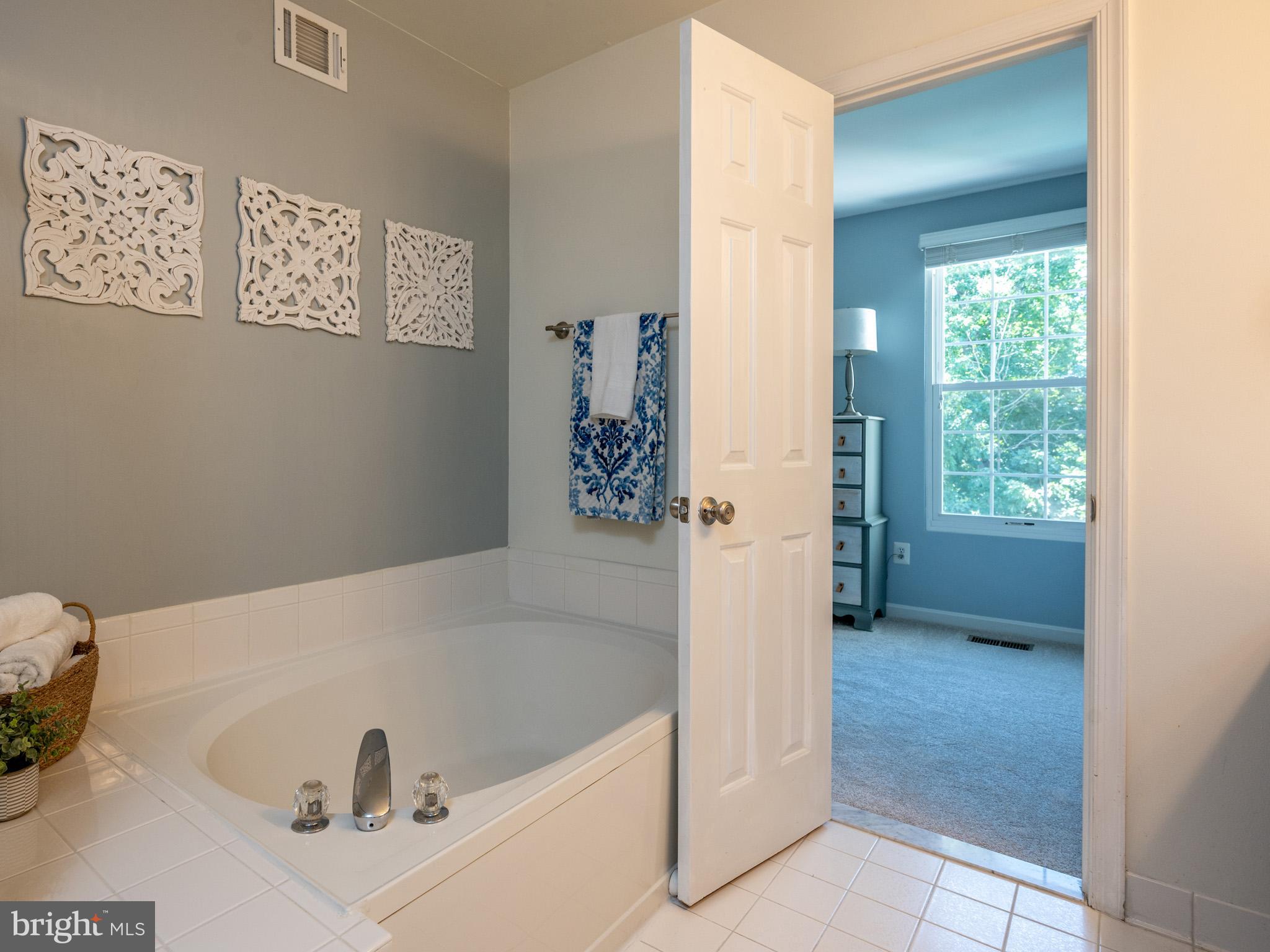 GREENS AT FAIR LAKES - Residential