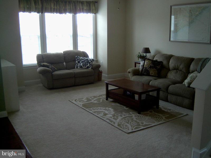 LAKELAND PLACE - Residential