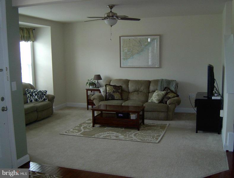 LAKELAND PLACE - Residential