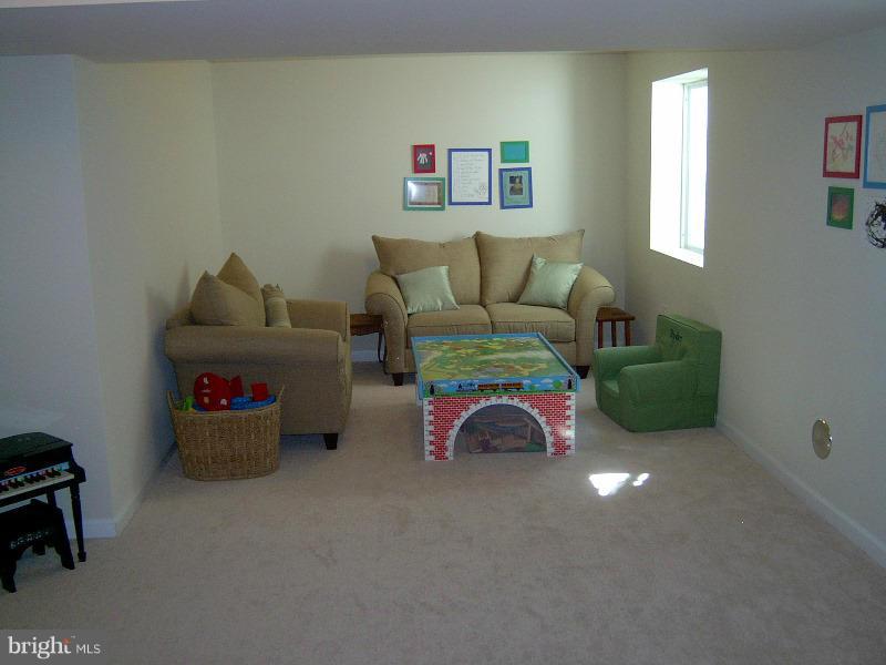 LAKELAND PLACE - Residential