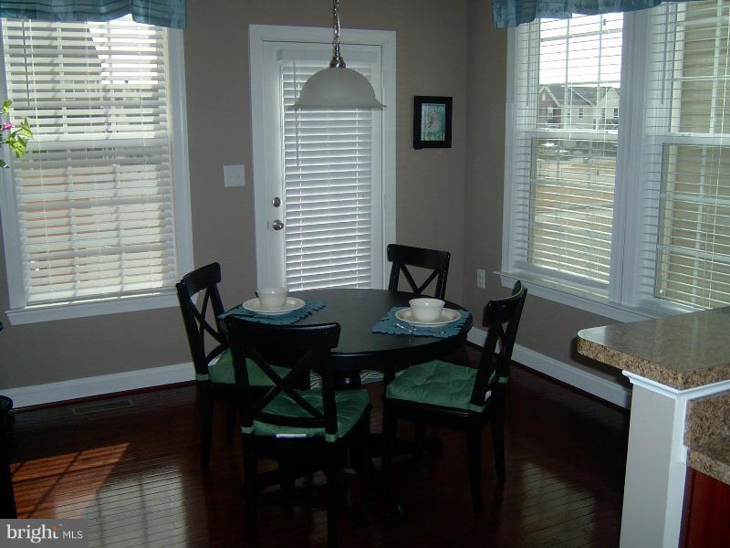 LAKELAND PLACE - Residential