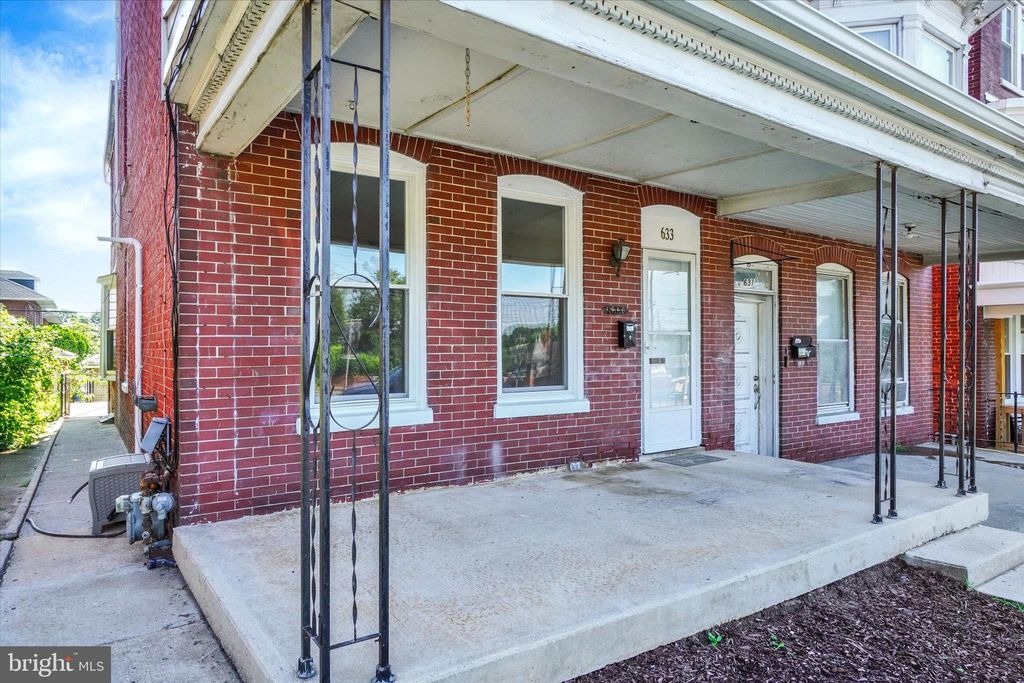 Photo of 633 N George Street, YORK, PA 17404 (MLS # PAYK2087068)