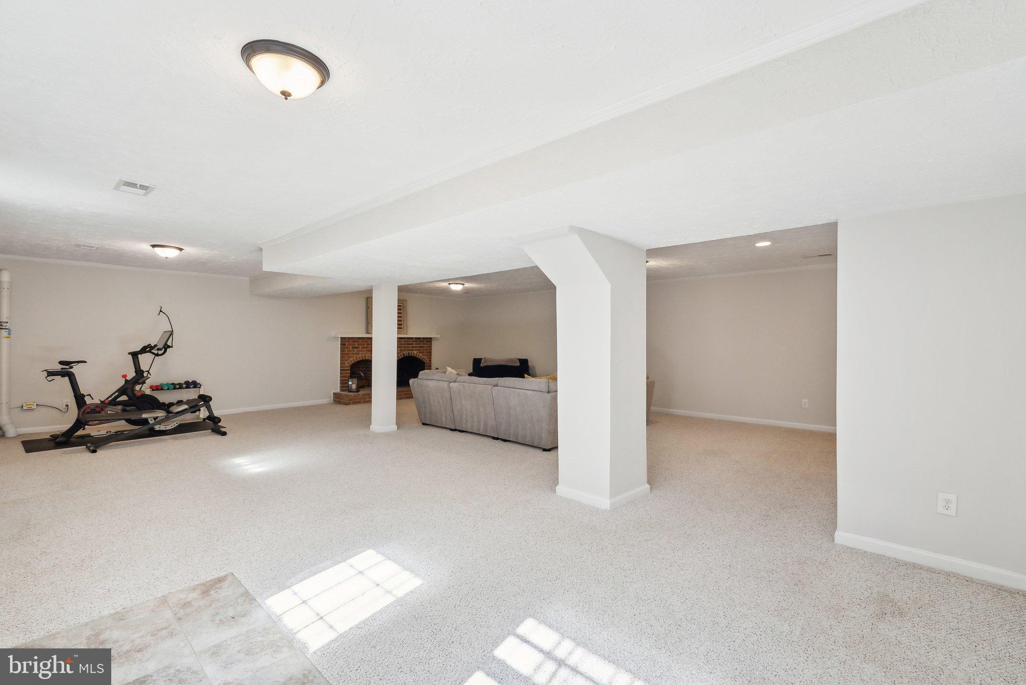 FOX MILL WOODS - Residential