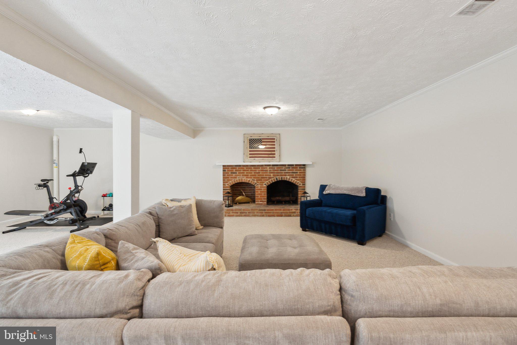 FOX MILL WOODS - Residential