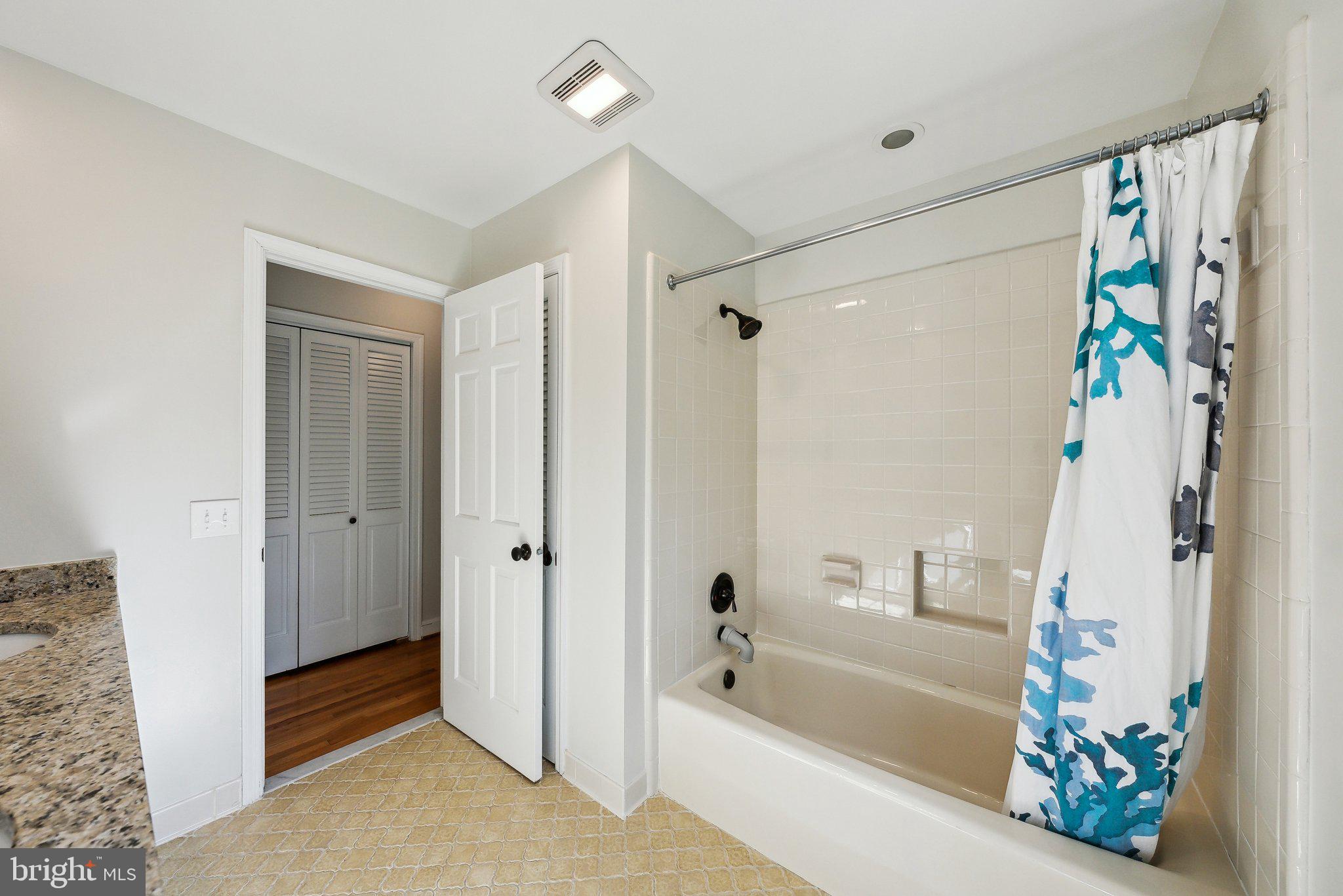 FOX MILL WOODS - Residential