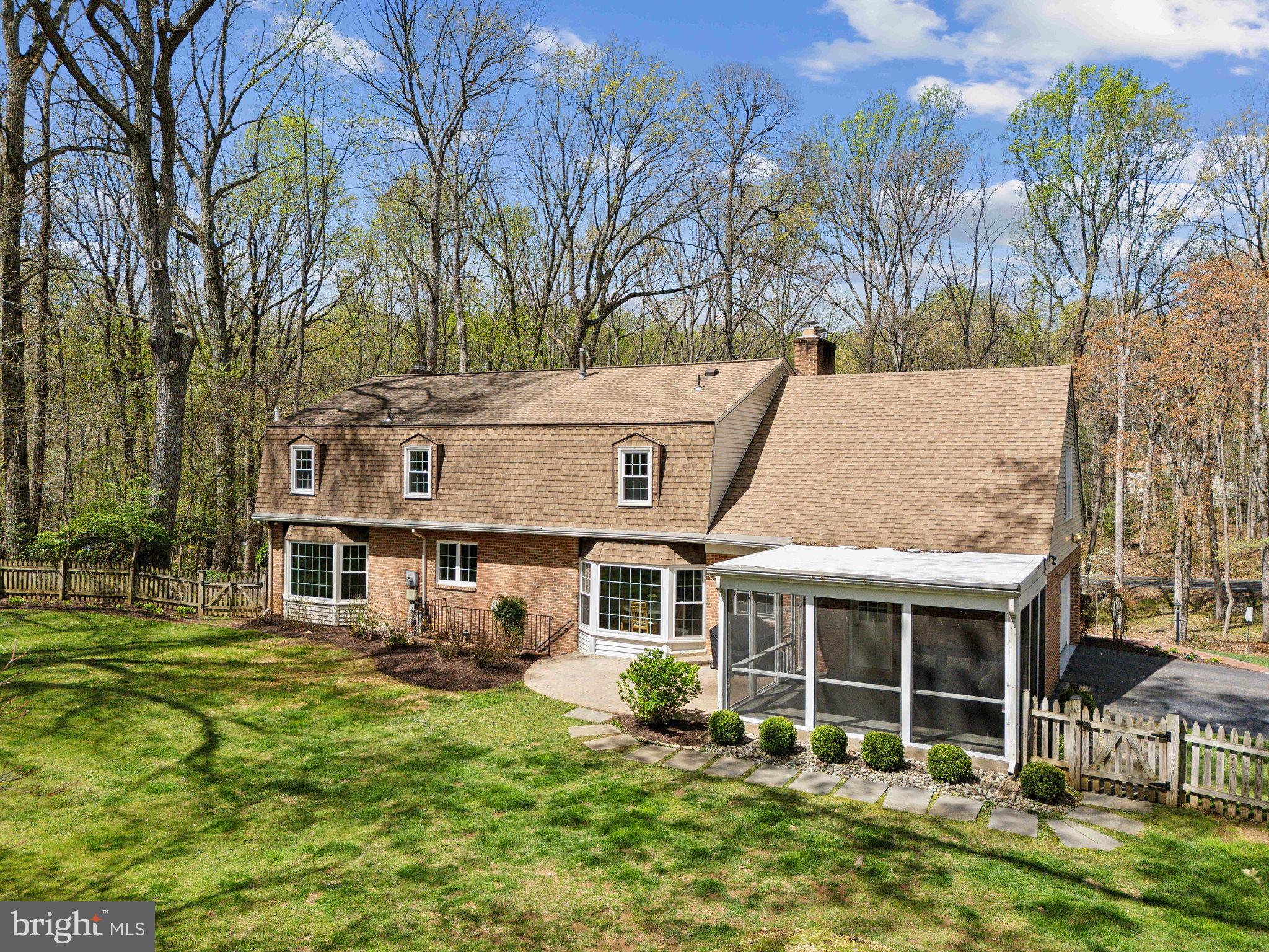 FOX MILL WOODS - Residential