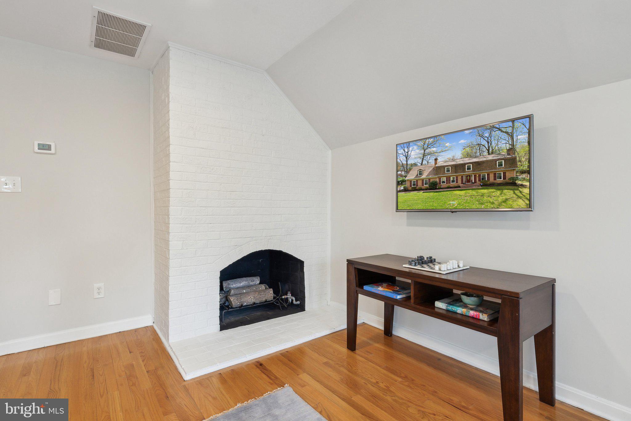 FOX MILL WOODS - Residential