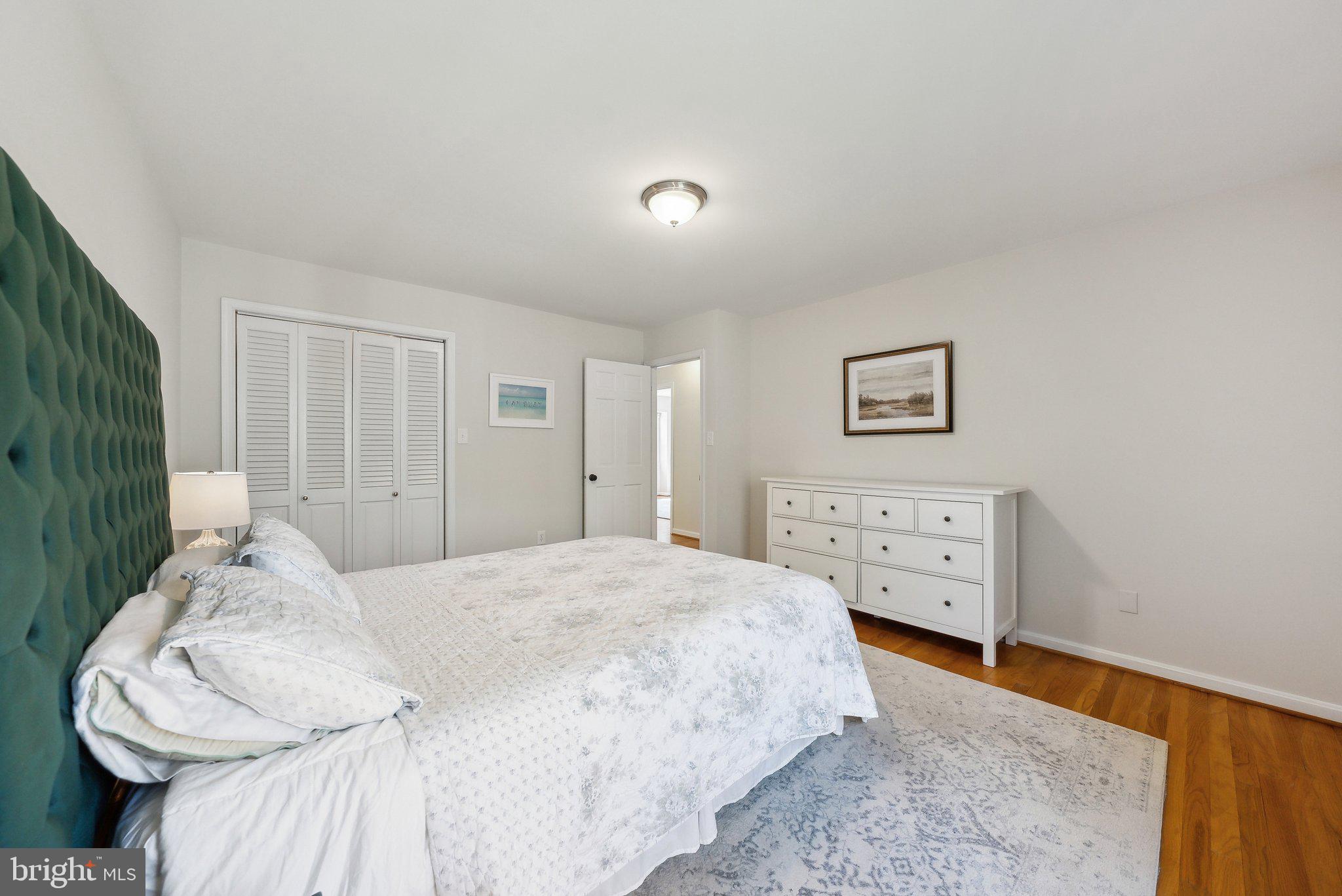 FOX MILL WOODS - Residential