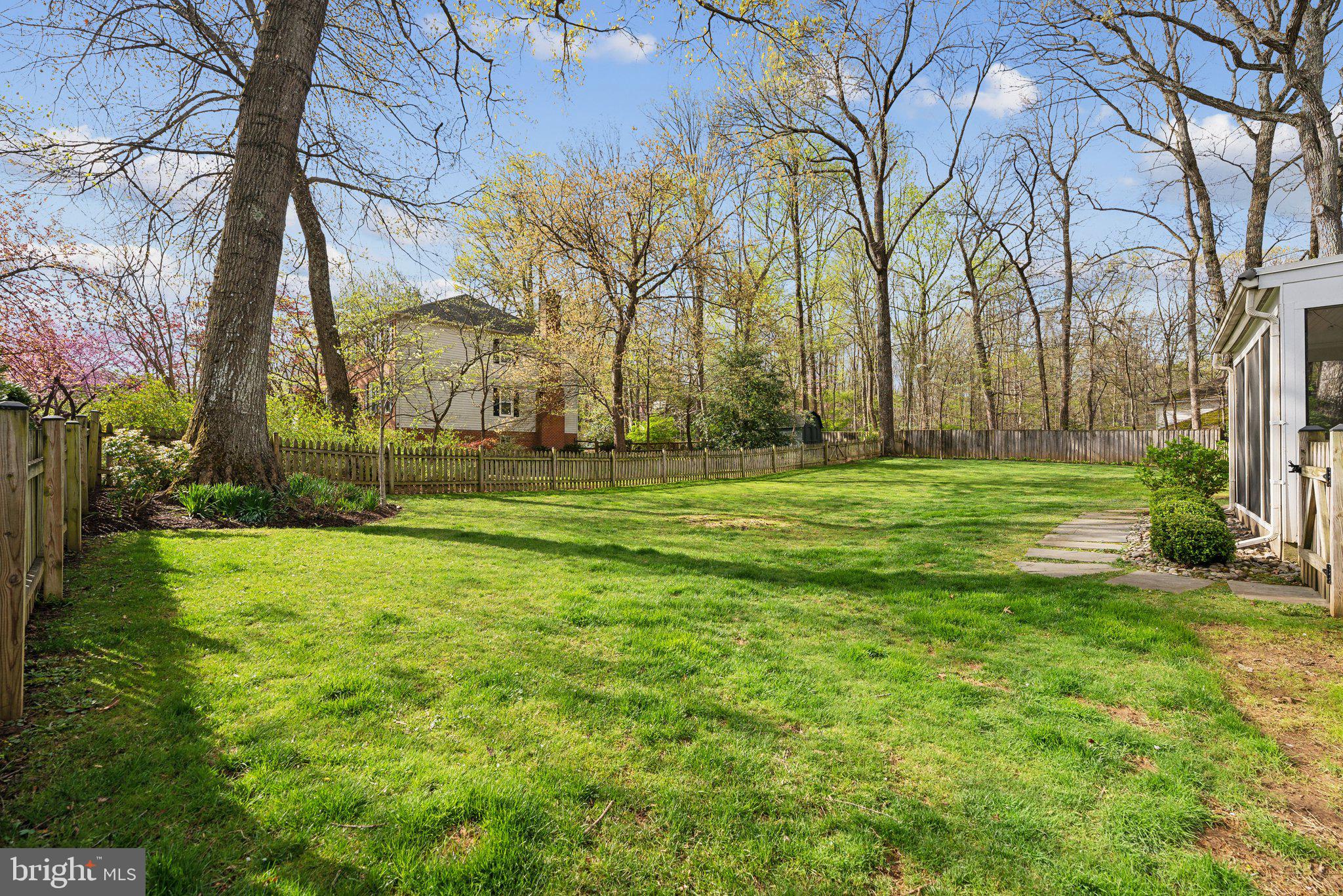 FOX MILL WOODS - Residential