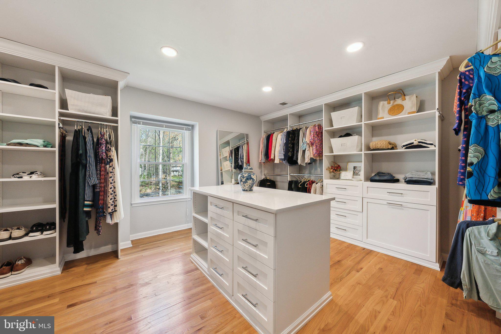 FOX MILL WOODS - Residential