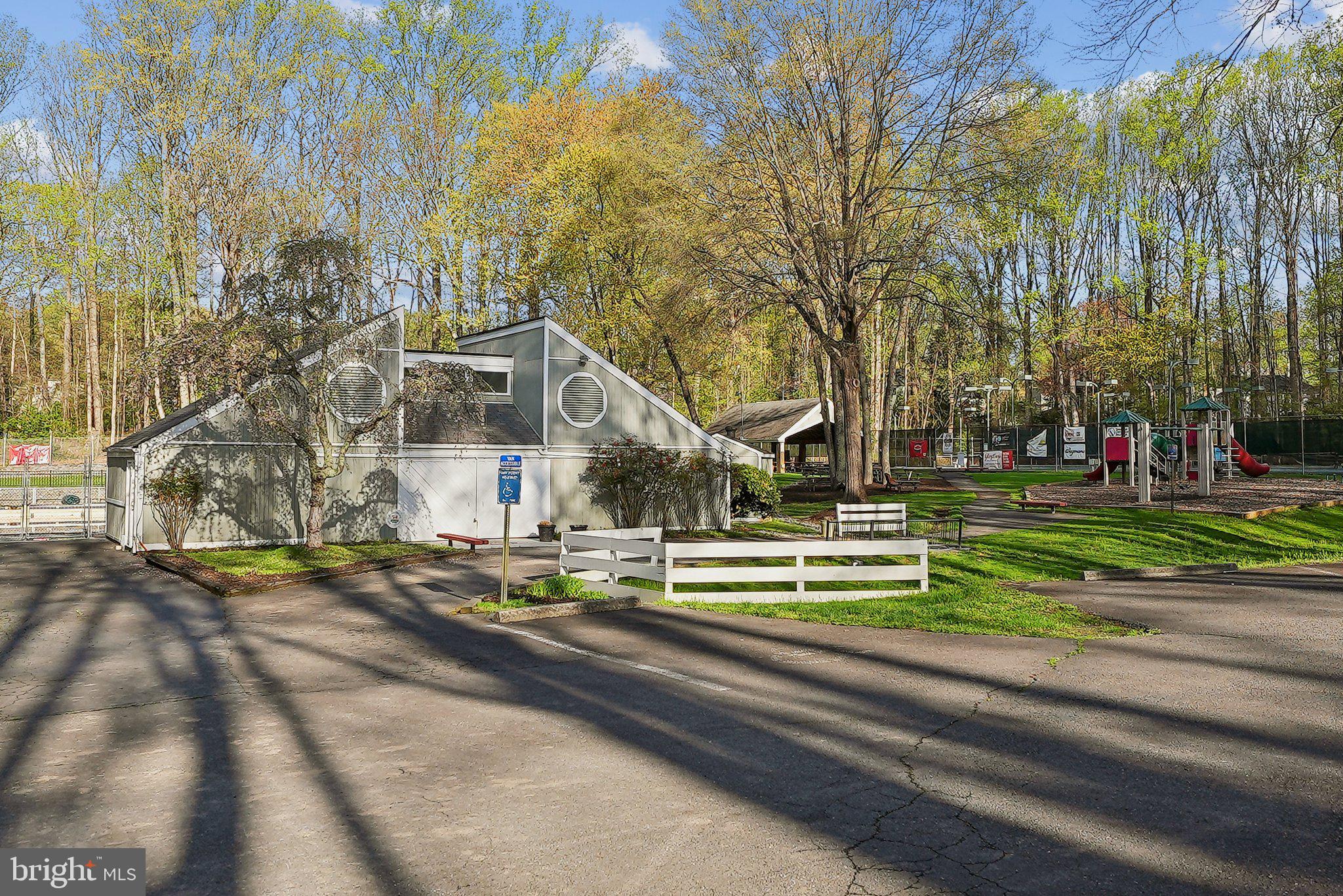 FOX MILL WOODS - Residential