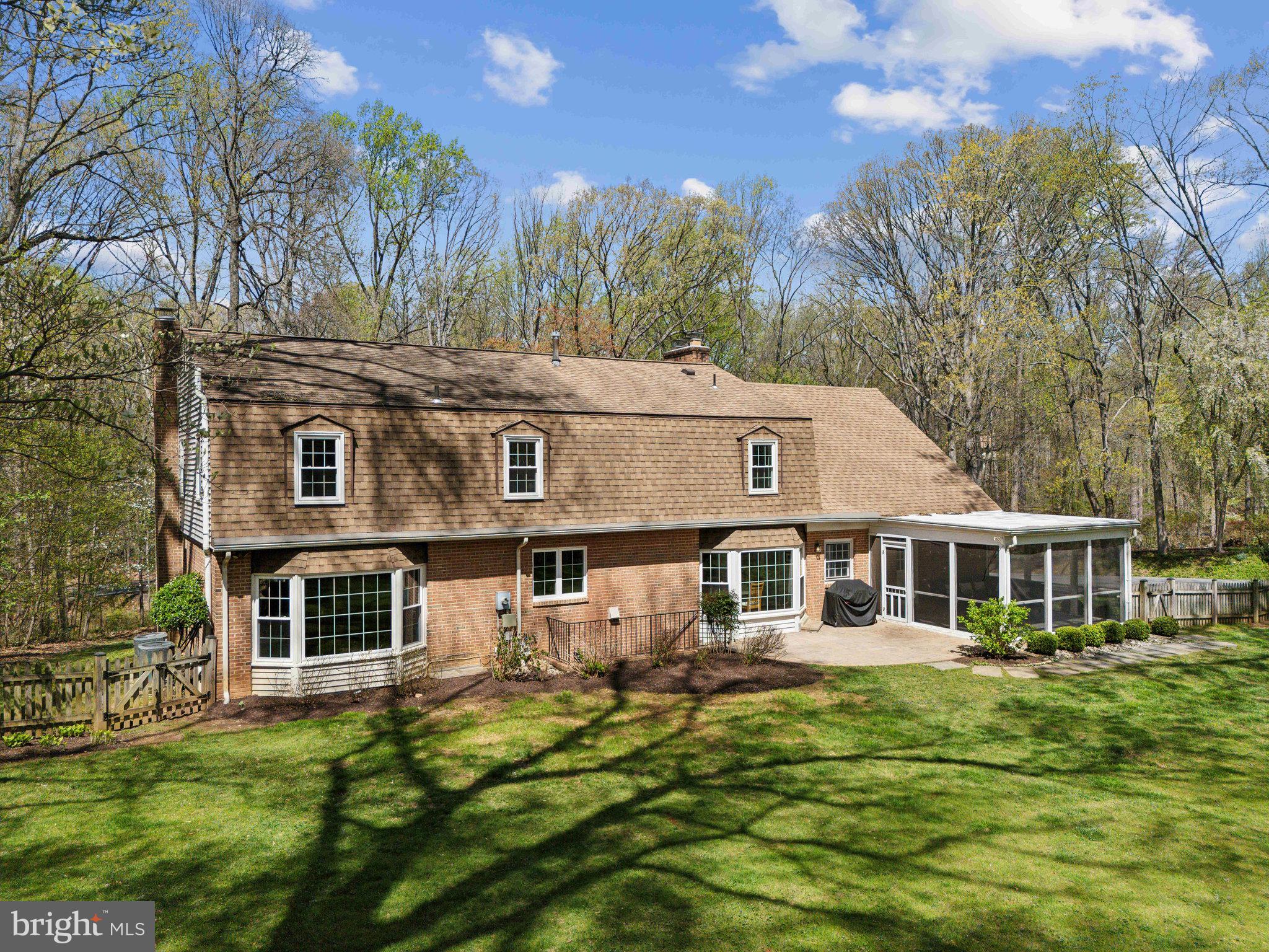 FOX MILL WOODS - Residential