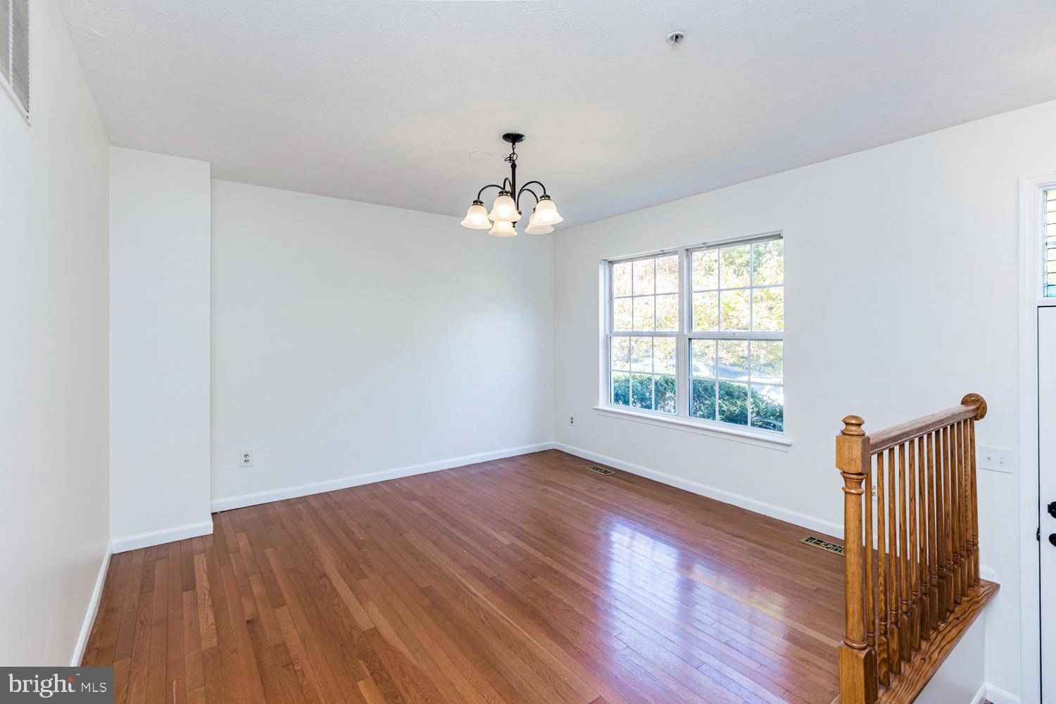 321 WOODLAND GREEN COURT