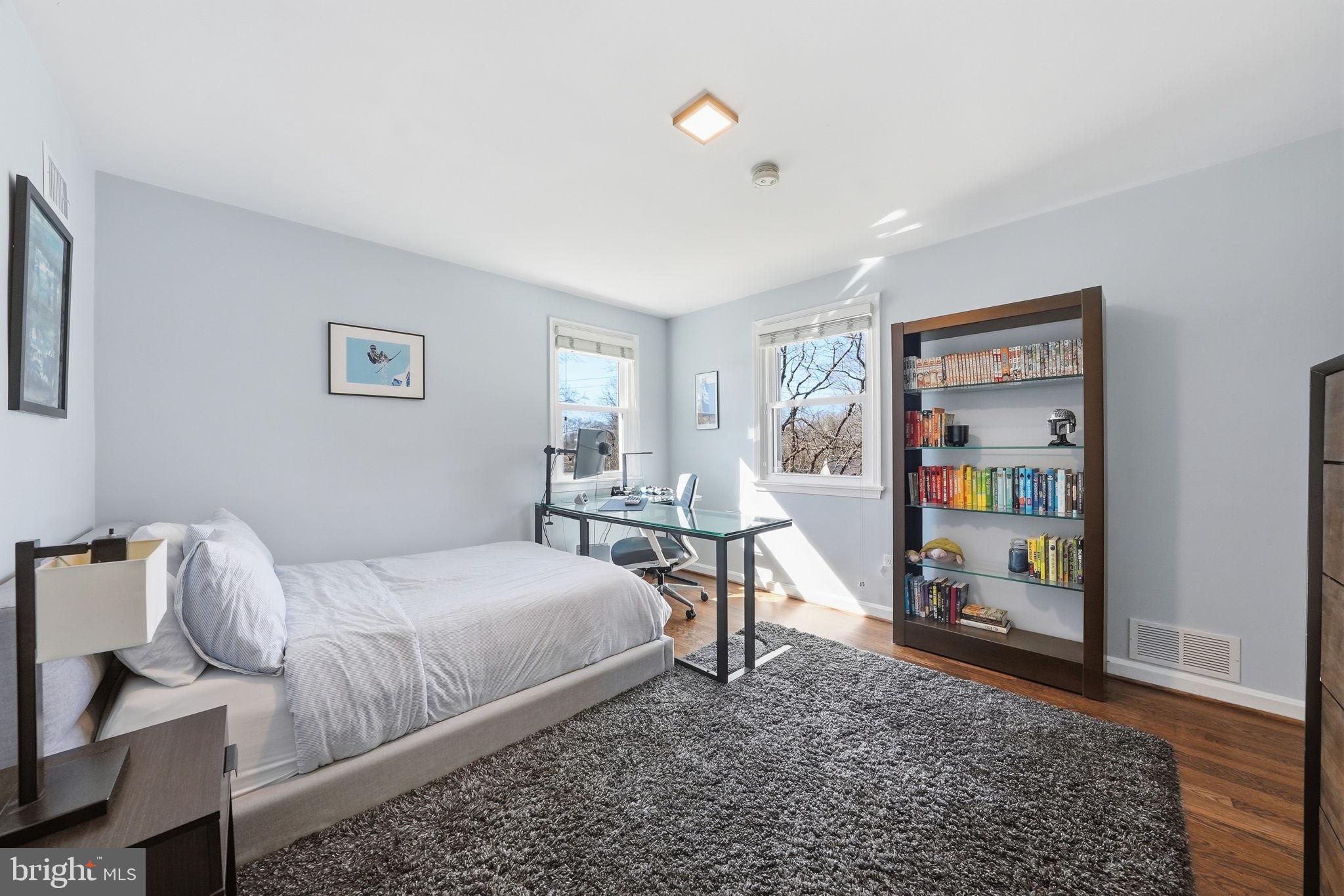 KENWOOD PARK - Residential