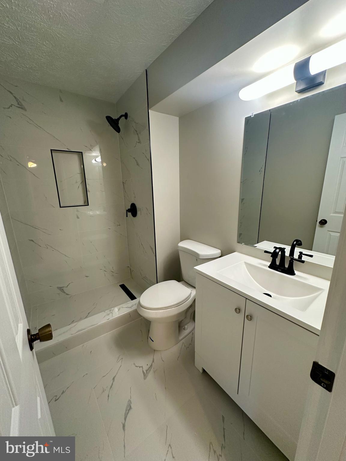 BENNINGTON WOODS - Residential Lease