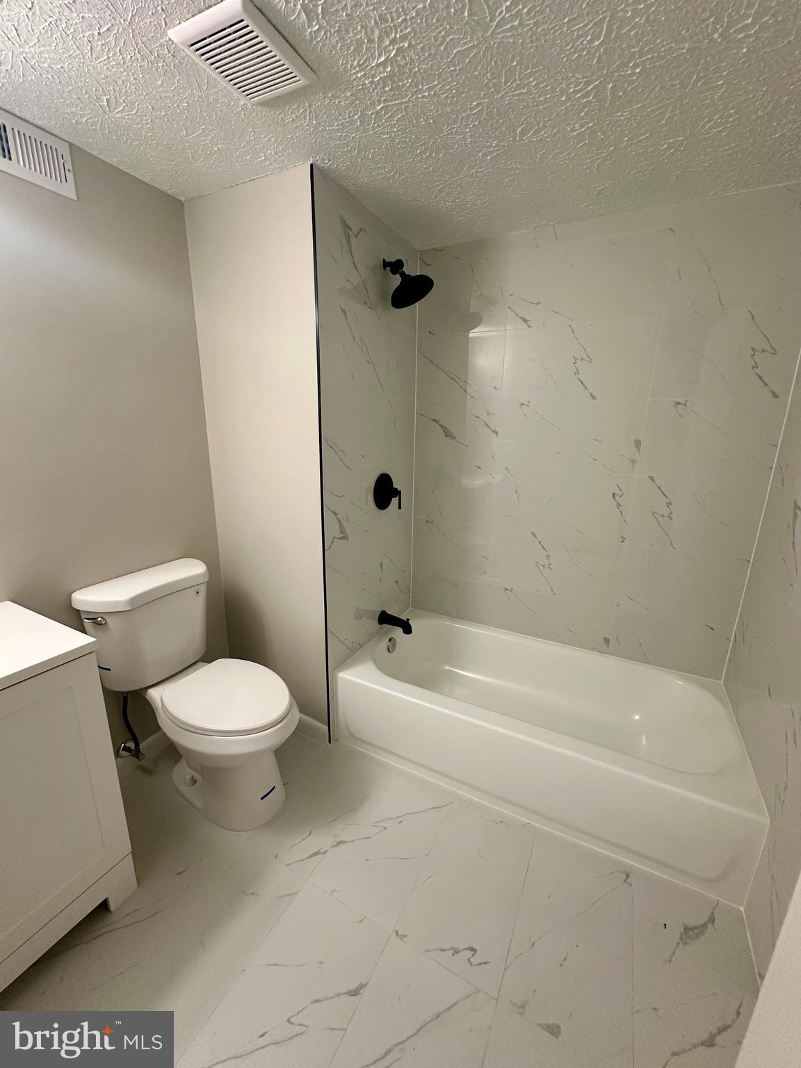 BENNINGTON WOODS - Residential Lease