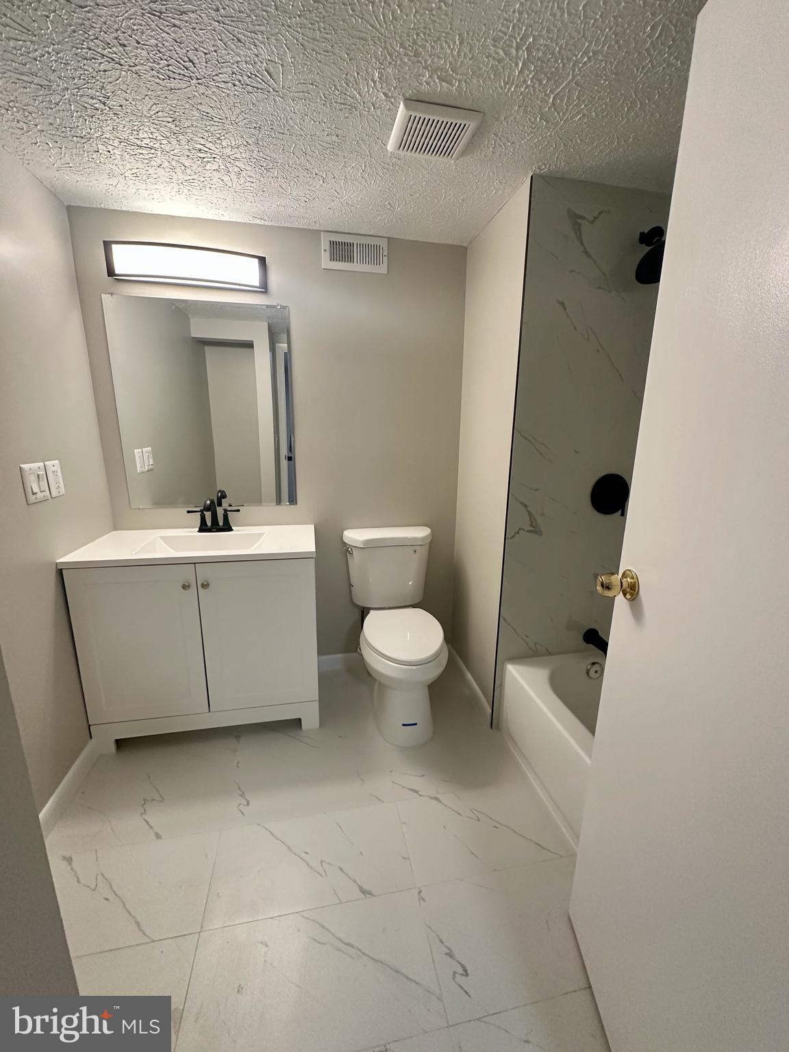 BENNINGTON WOODS - Residential Lease