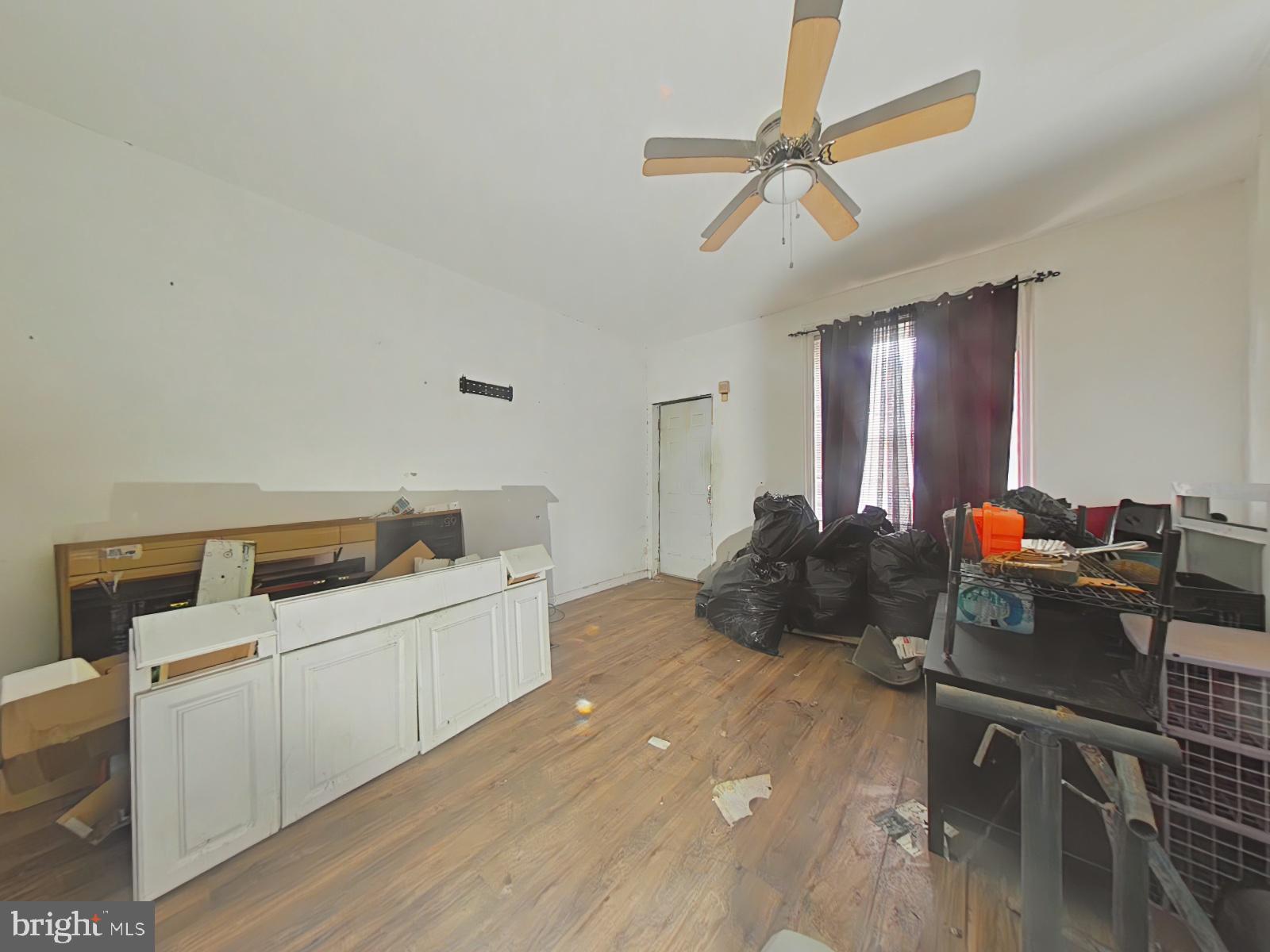 2423 N NEWKIRK STREET