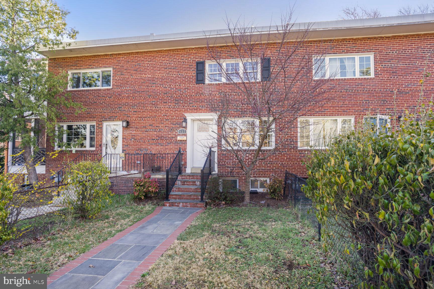 437 EARL STREET