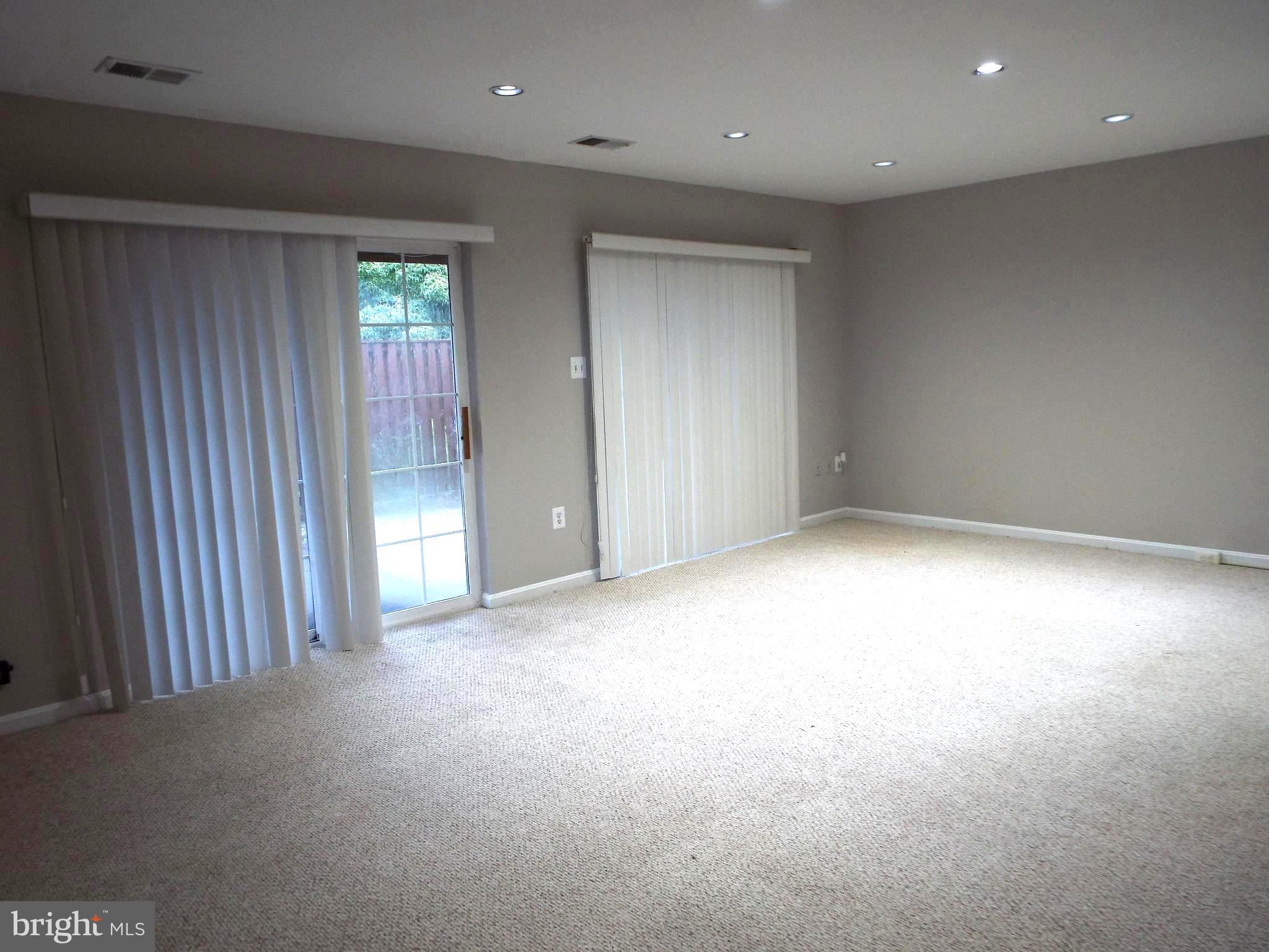 GREAT FALLS CHASE - Residential Lease