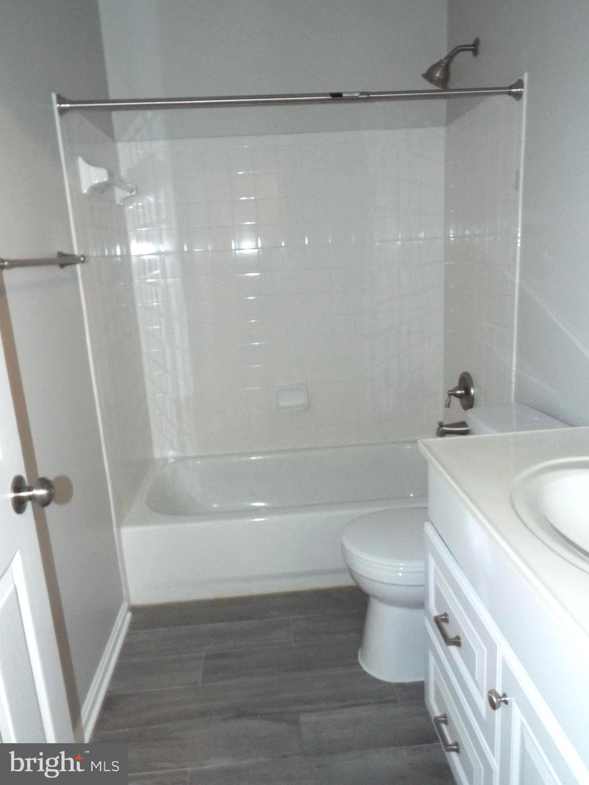 GREAT FALLS CHASE - Residential Lease