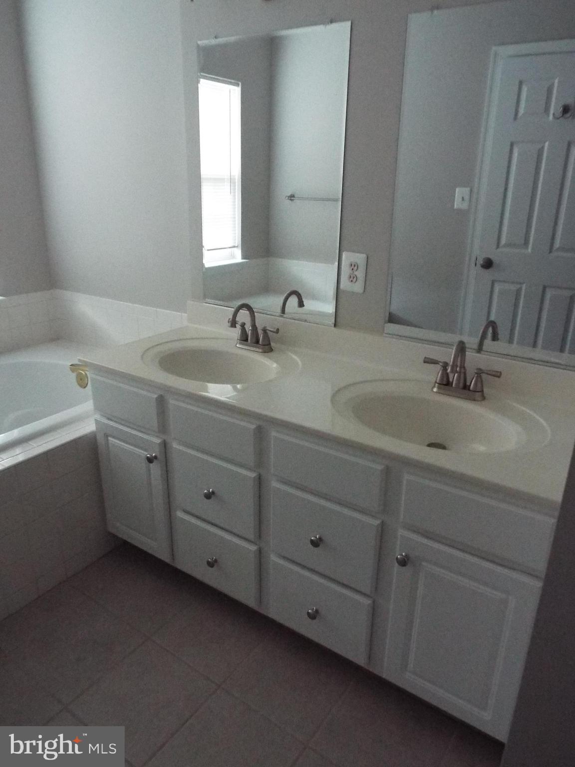 GREAT FALLS CHASE - Residential Lease