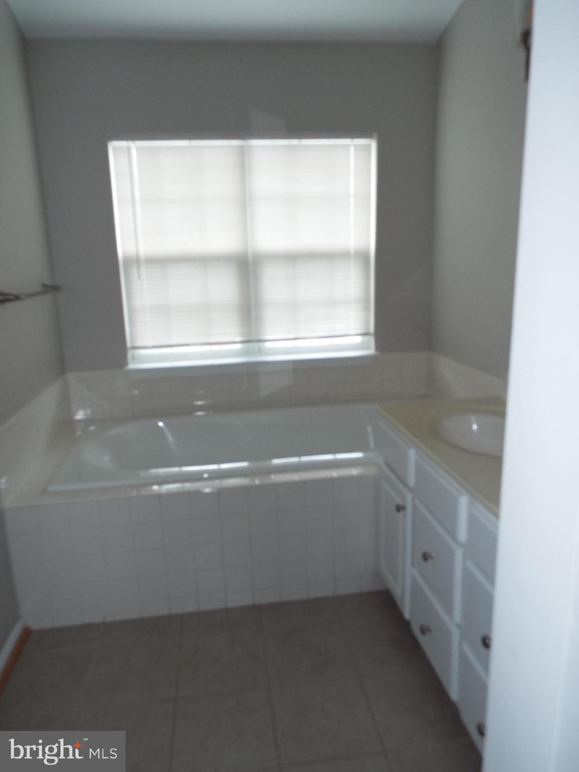 GREAT FALLS CHASE - Residential Lease