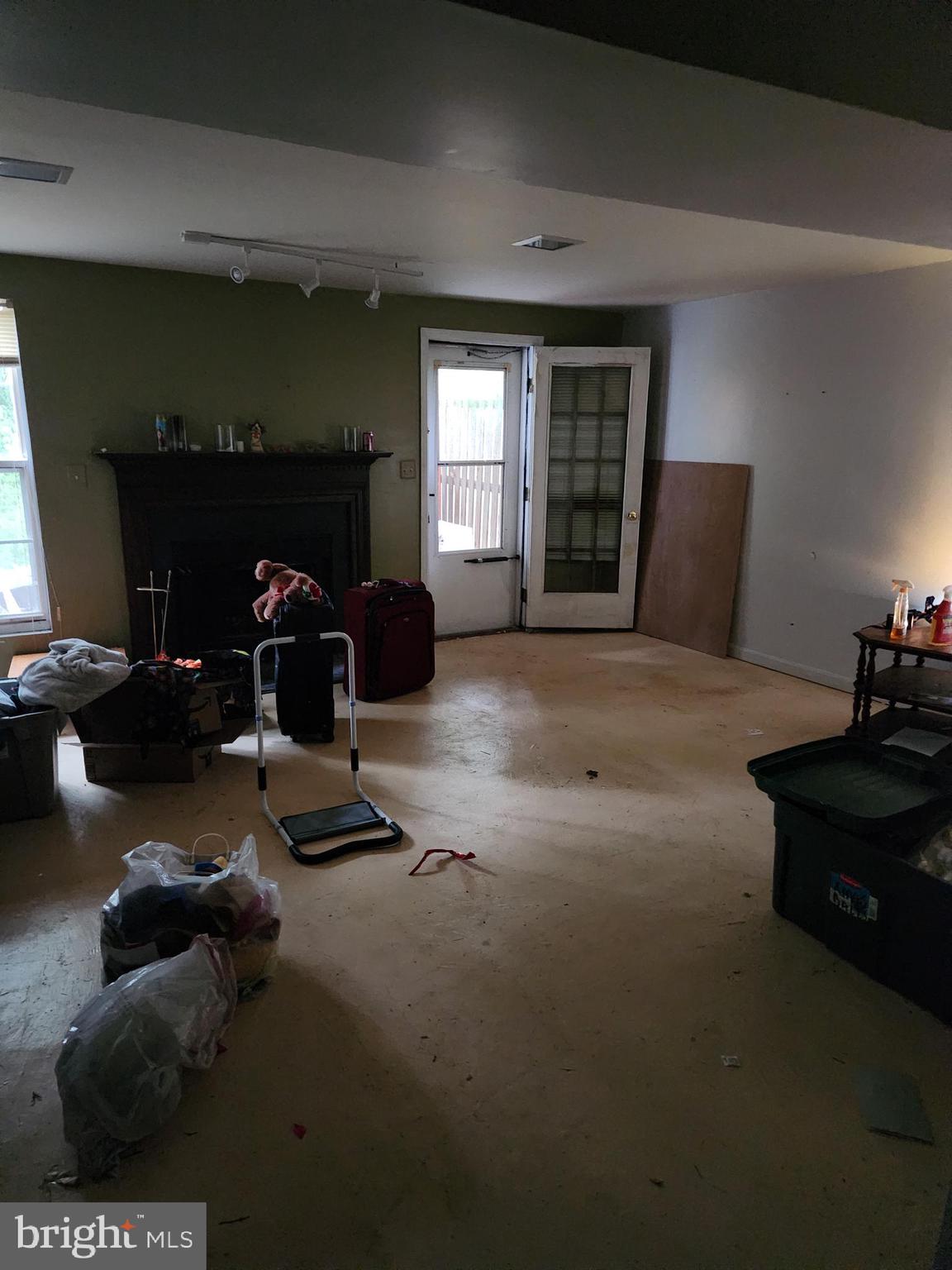 CLOVERFIELD MANOR - Residential