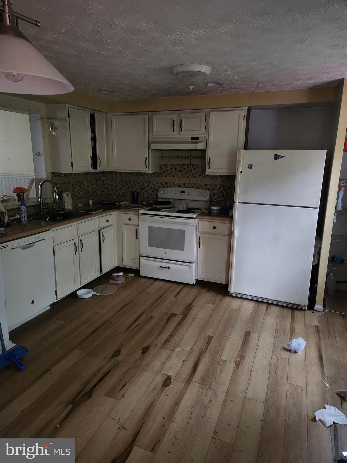 CLOVERFIELD MANOR - Residential