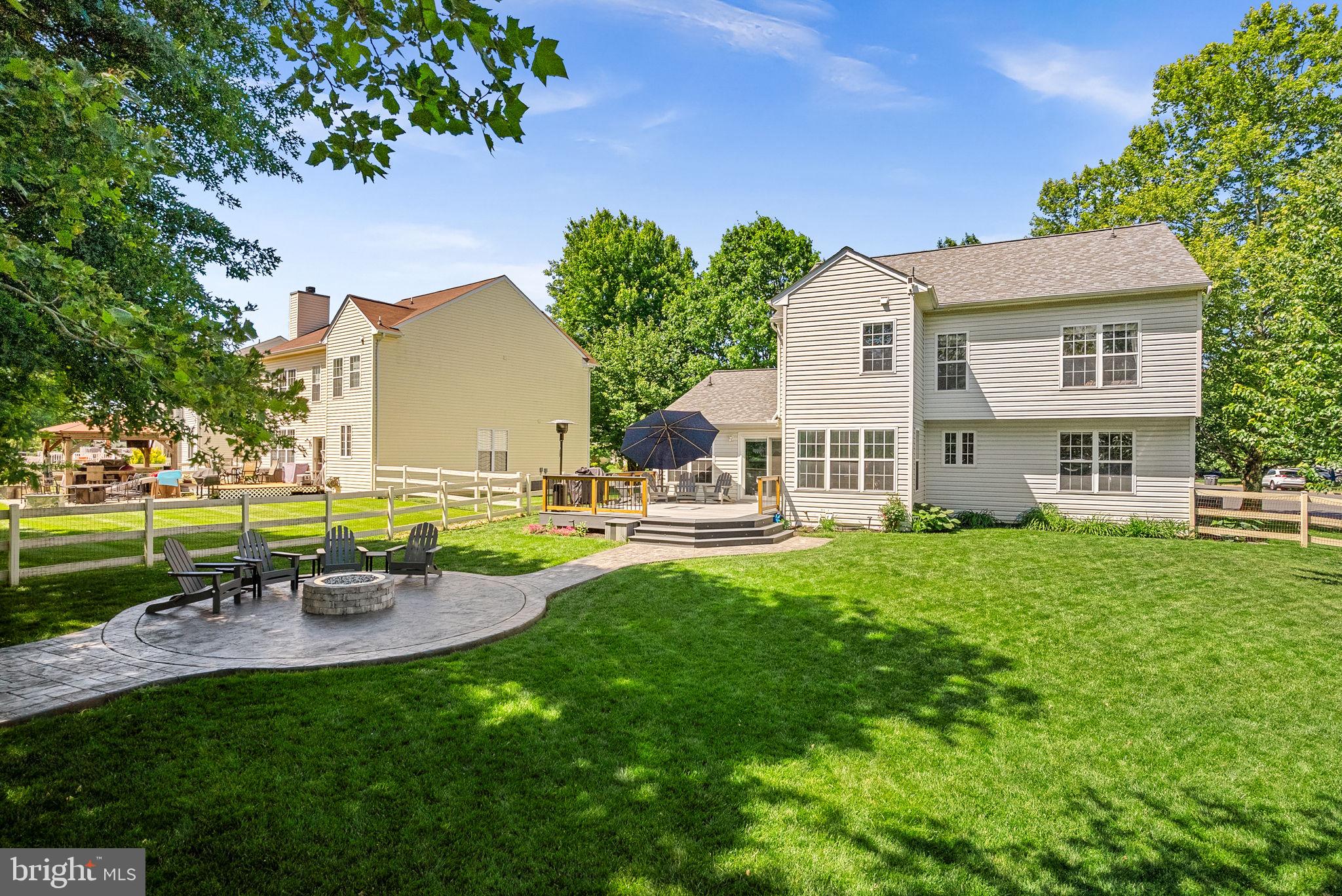 ROUND HILL - Residential