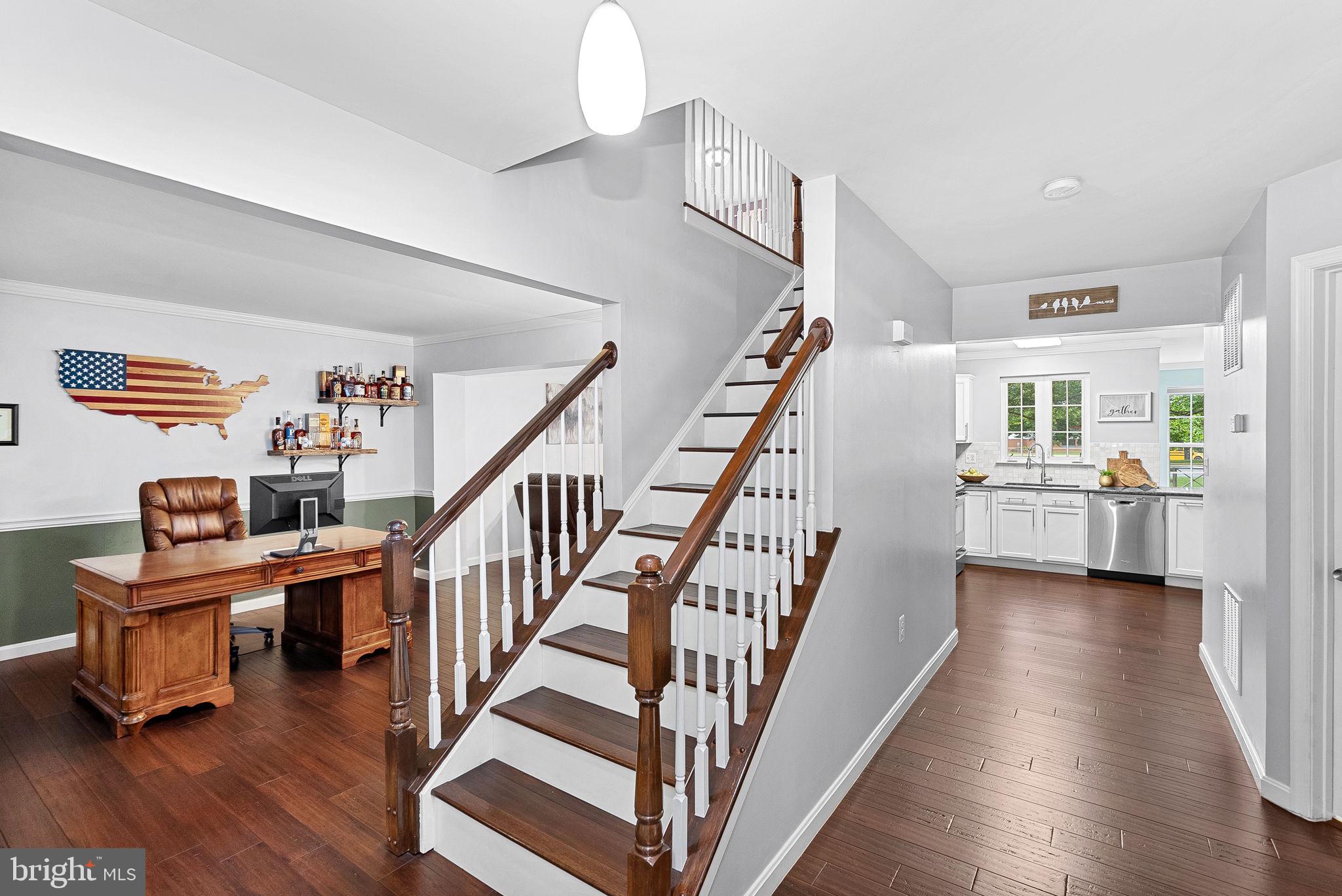 ROUND HILL - Residential