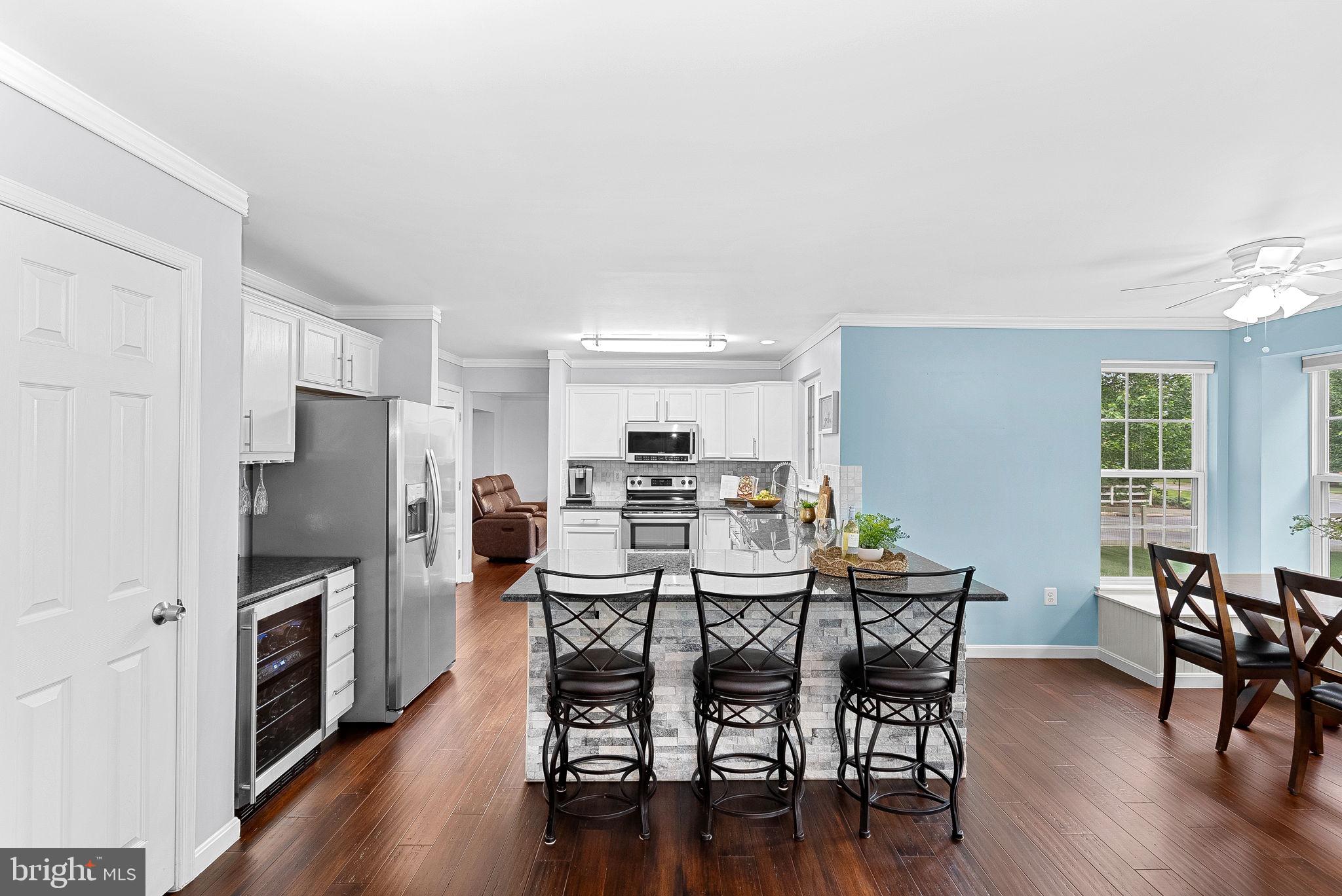 ROUND HILL - Residential
