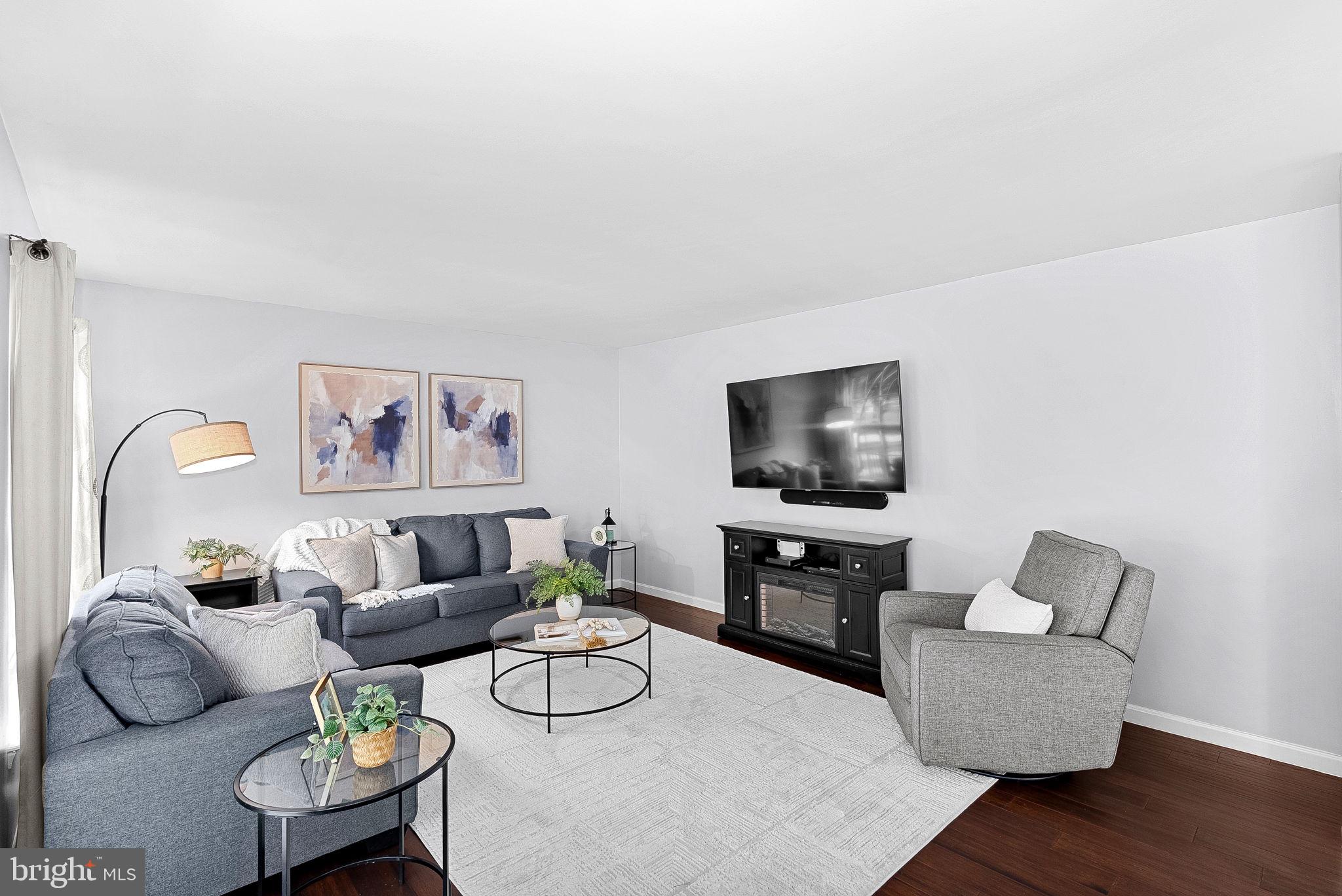 ROUND HILL - Residential
