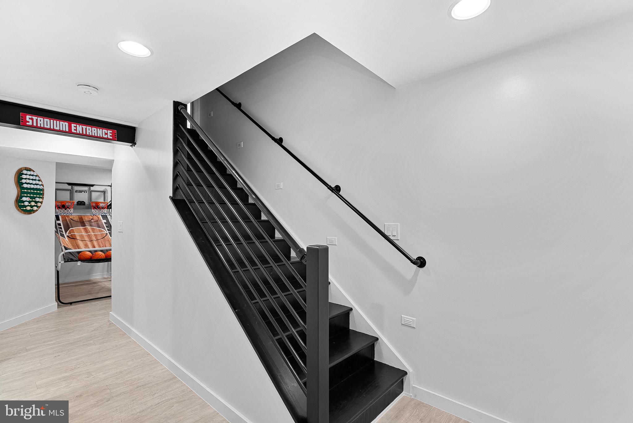 ROUND HILL - Residential
