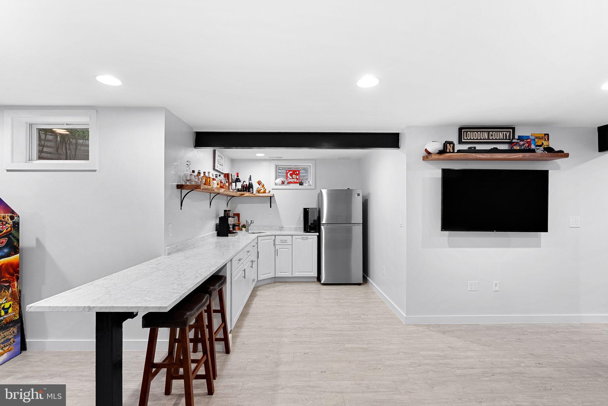 ROUND HILL - Residential