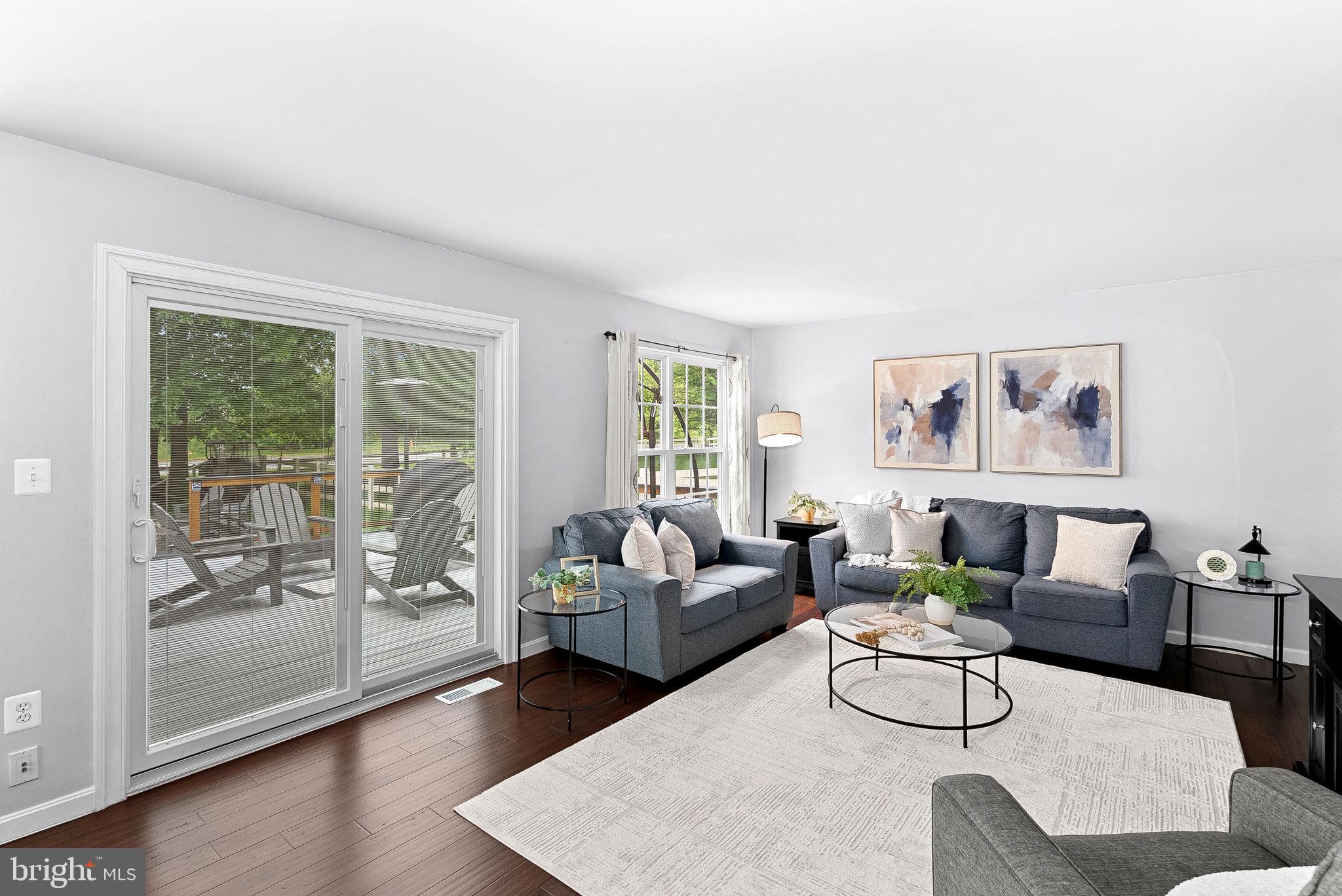 ROUND HILL - Residential