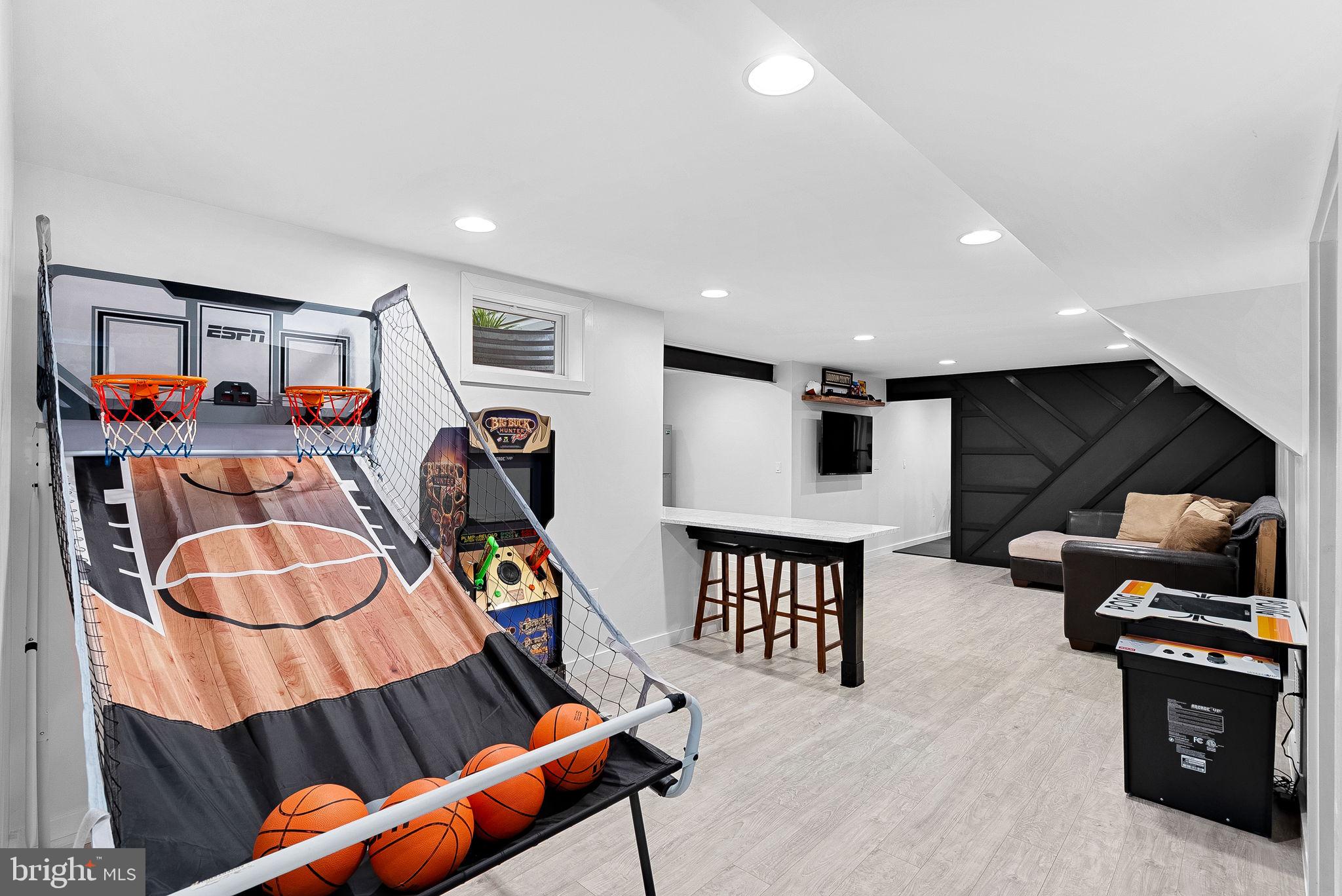 ROUND HILL - Residential