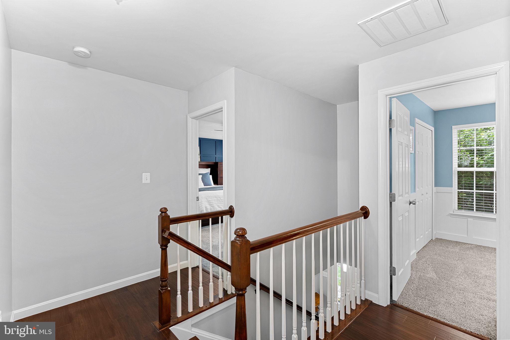 ROUND HILL - Residential
