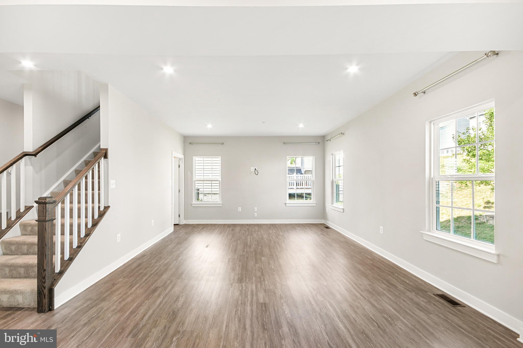 HOLLY RIDGE - Residential