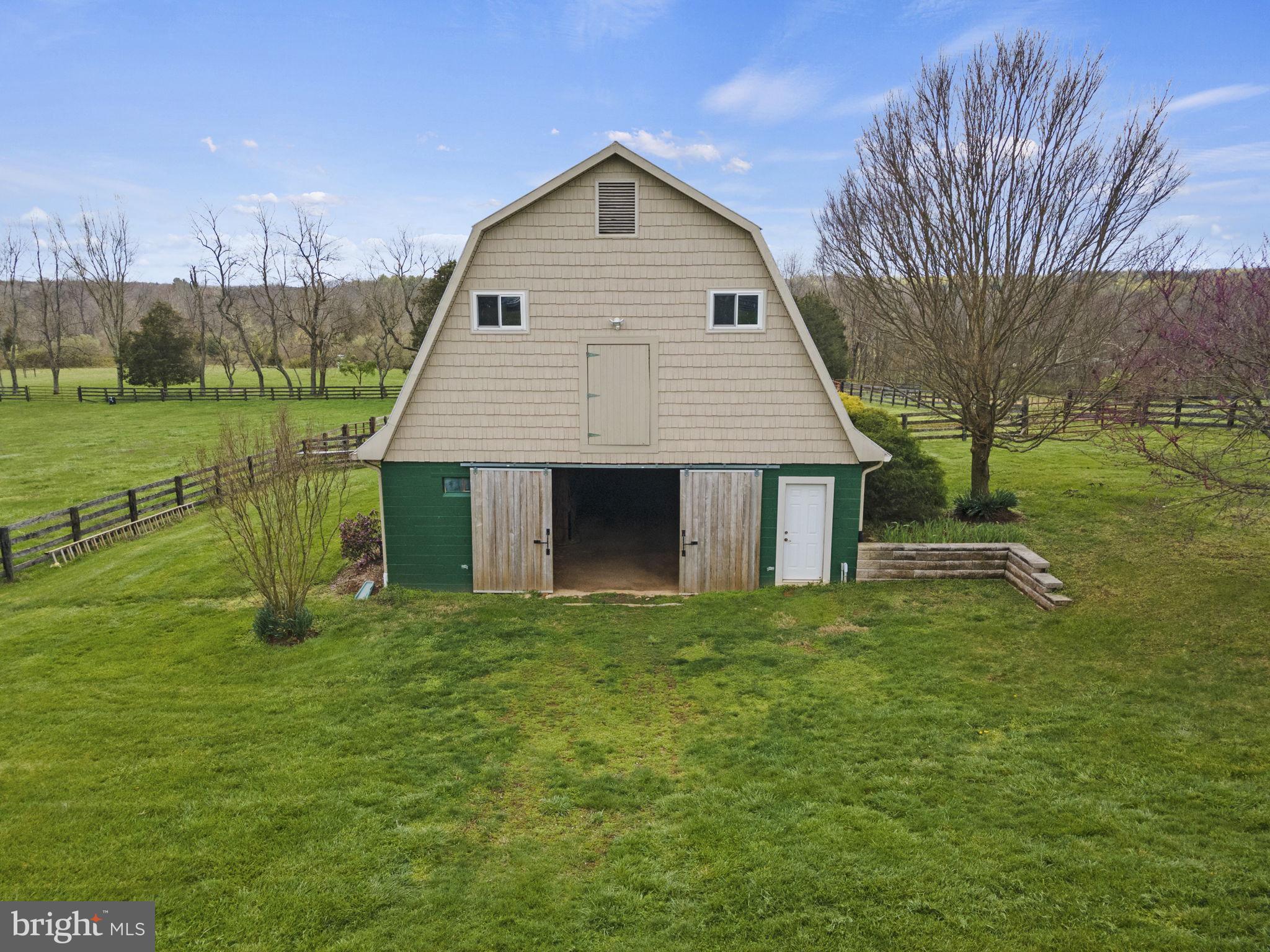 RED CEDAR - Residential