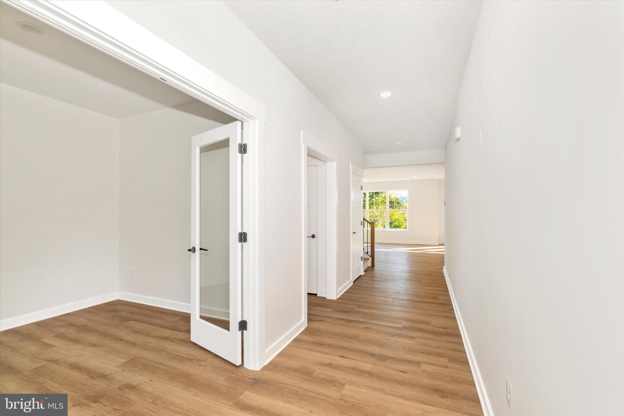 MYERSVILLE - Residential