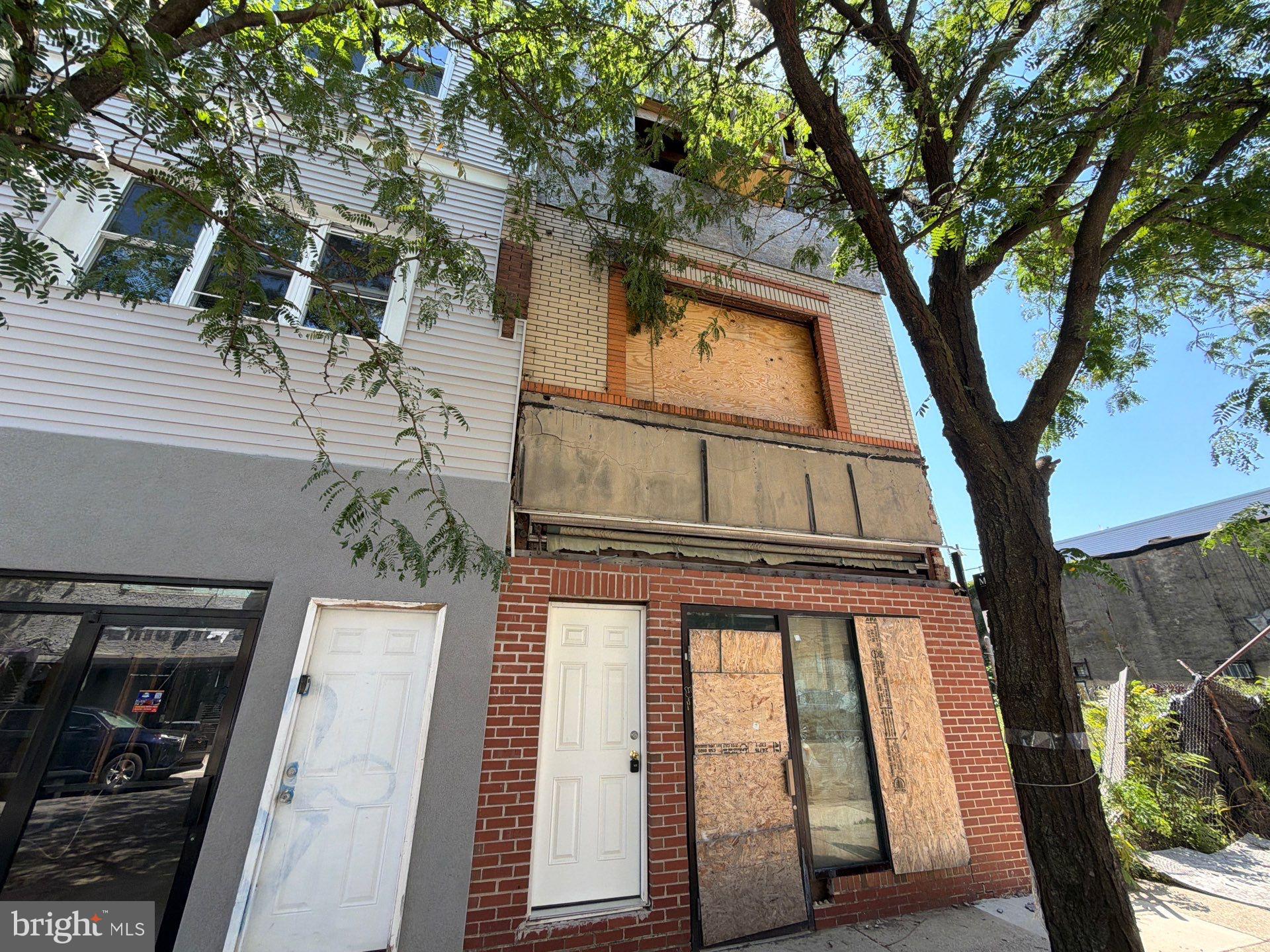 1427 POINT BREEZE AVENUE