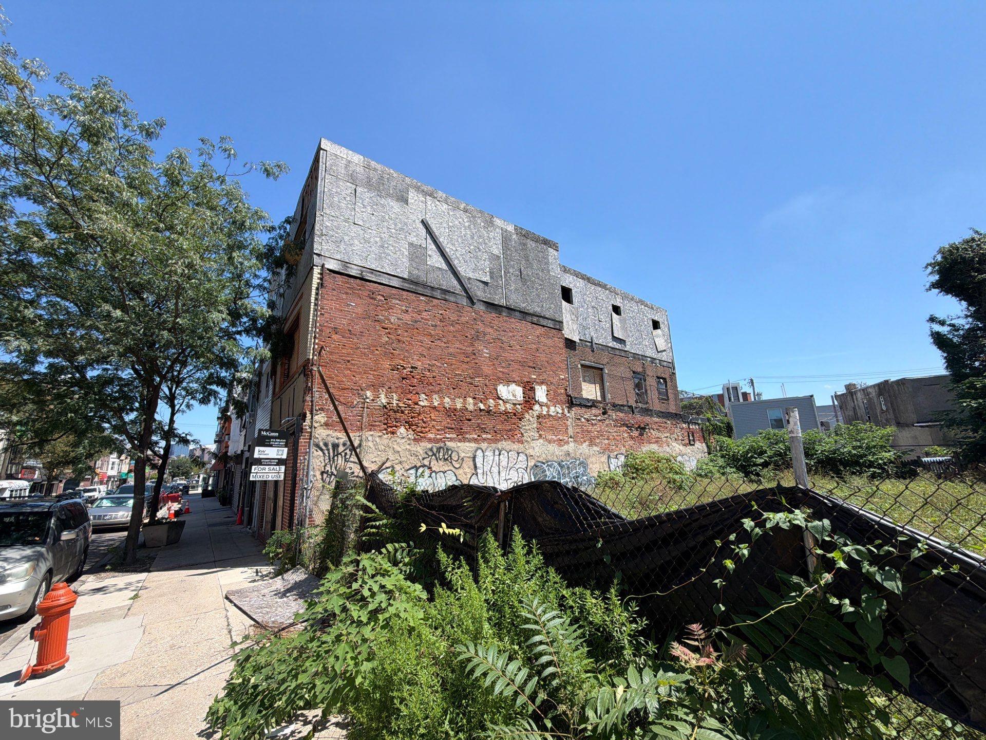 1427 POINT BREEZE AVENUE